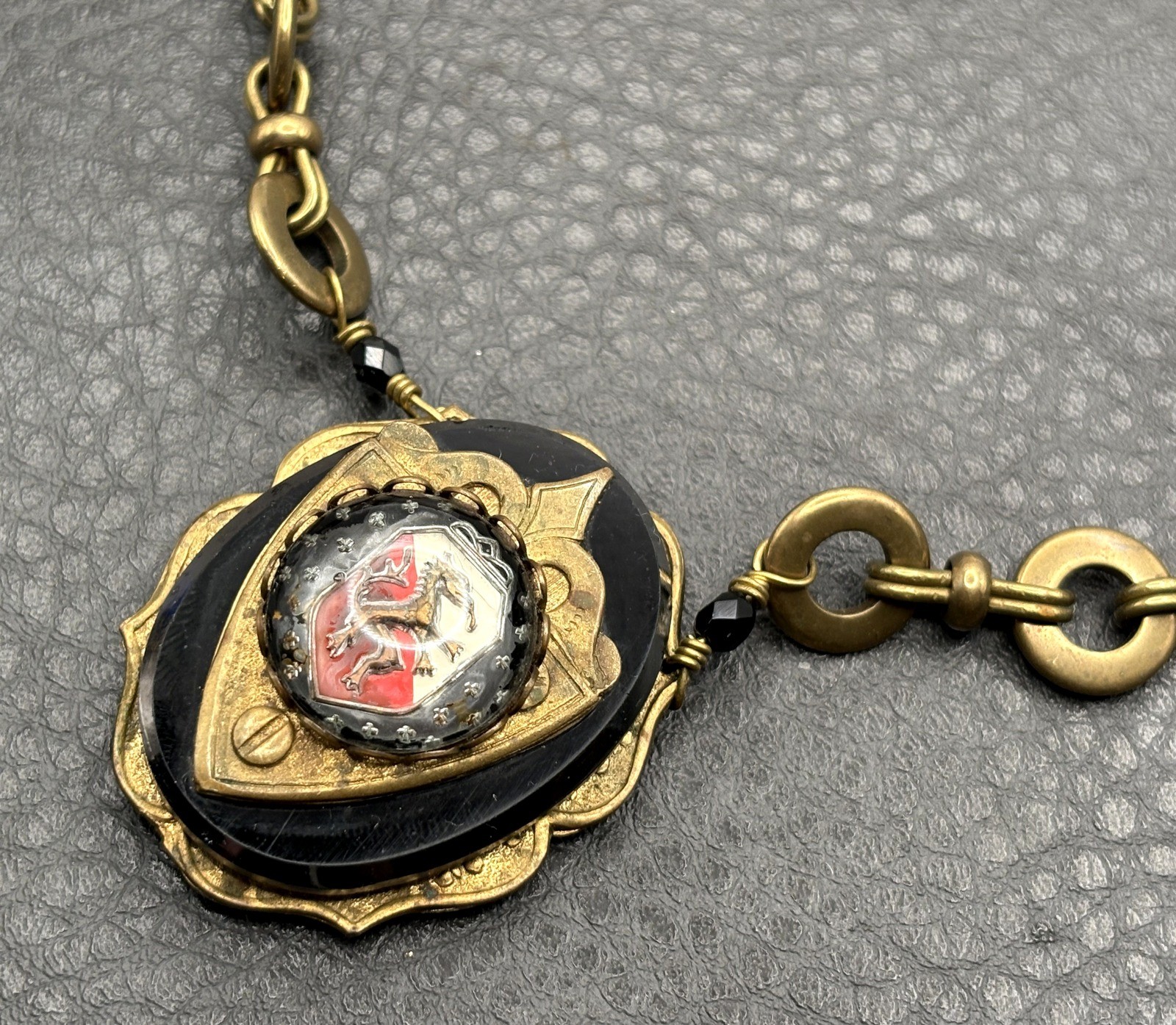 Vintage Heraldic Lion Cameo Chunky Victorian Revival Pendant Chain Necklace 19”