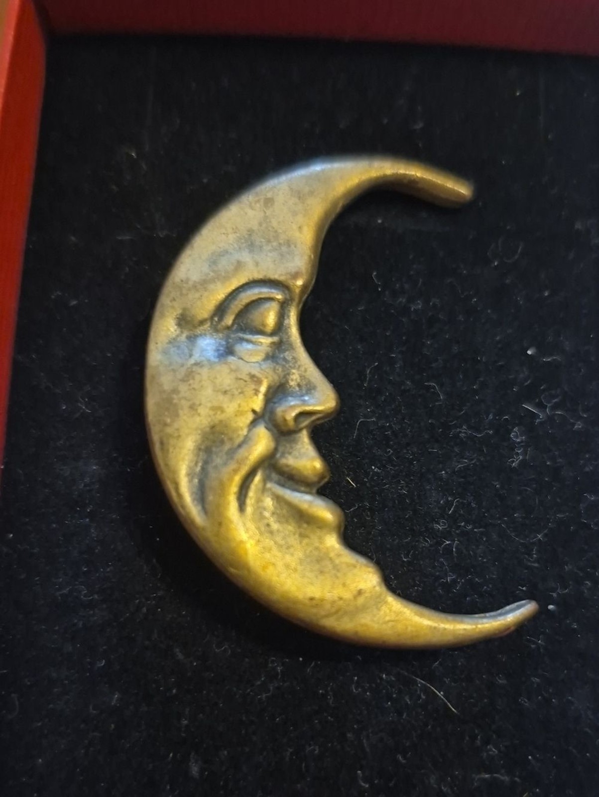 Crescent Moon Face Pin – Antique Gold Tone