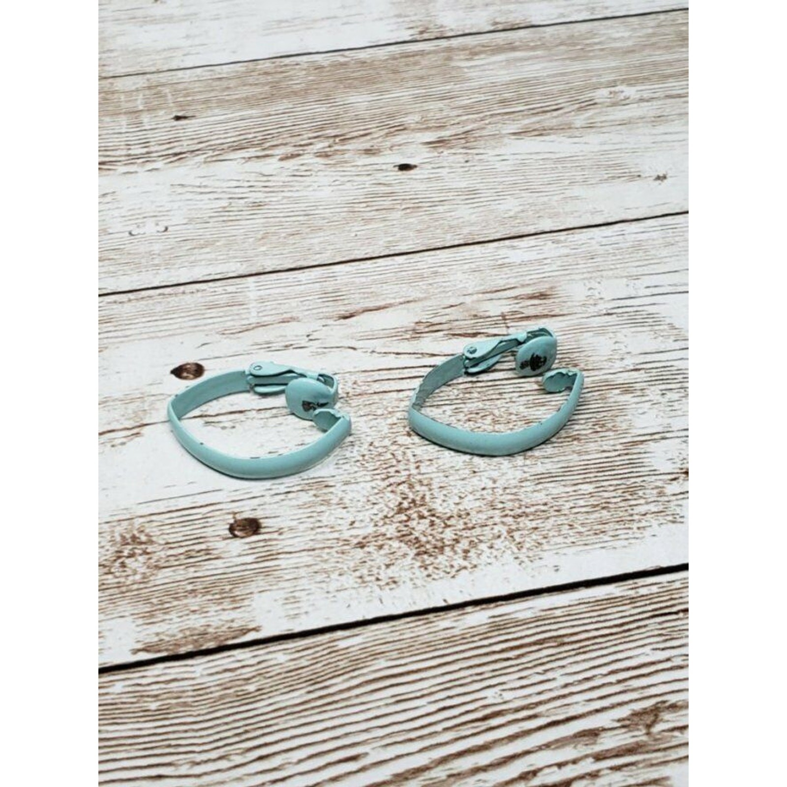 Vintage Clip On Earrings 1″ Aqua Blue Elongated Folded Hoop Retro