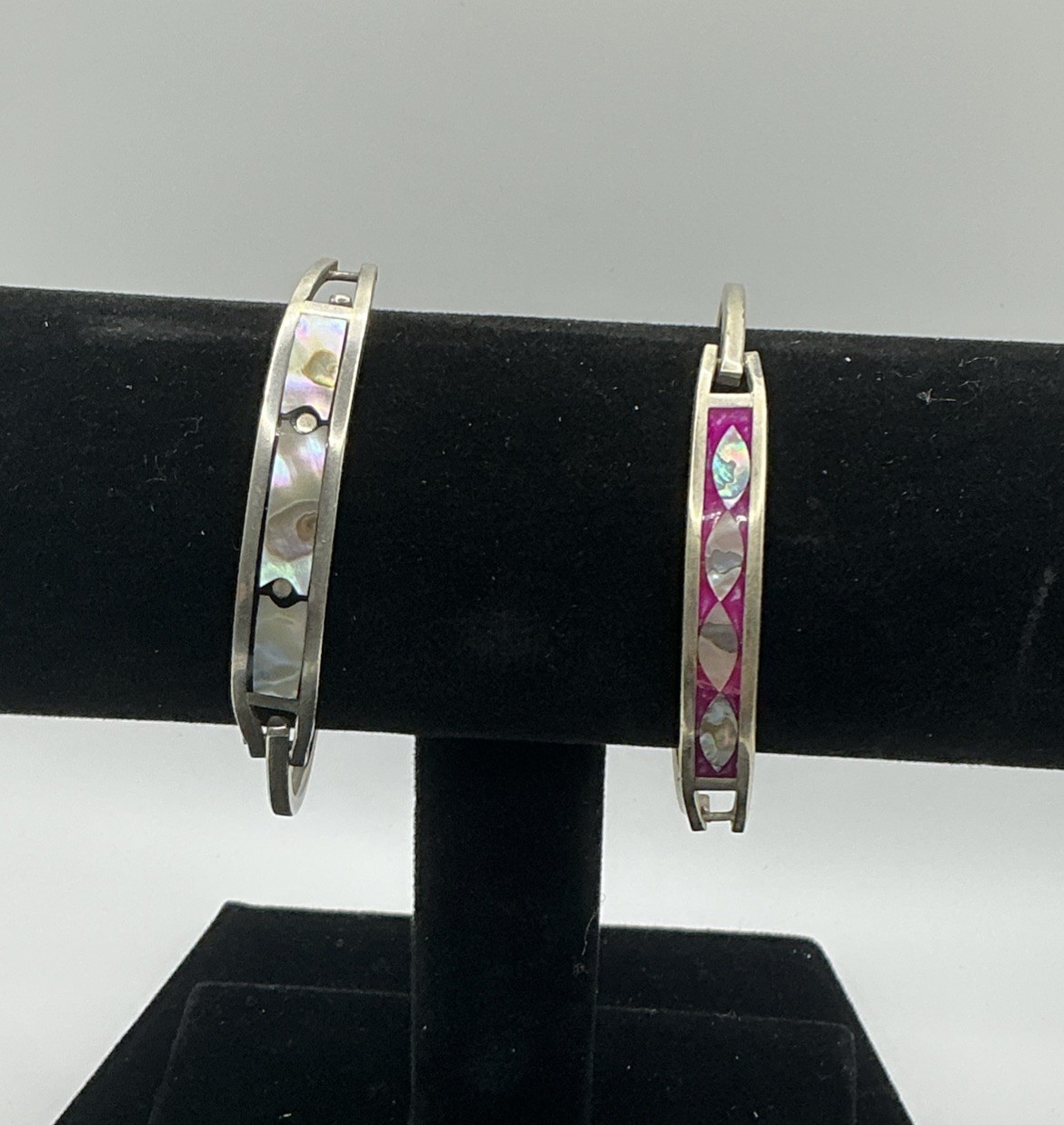 CT034 ALPACA Taxco Mexico Set 2 Silver Alloy Enamel Bracelets Mother Of Pearl