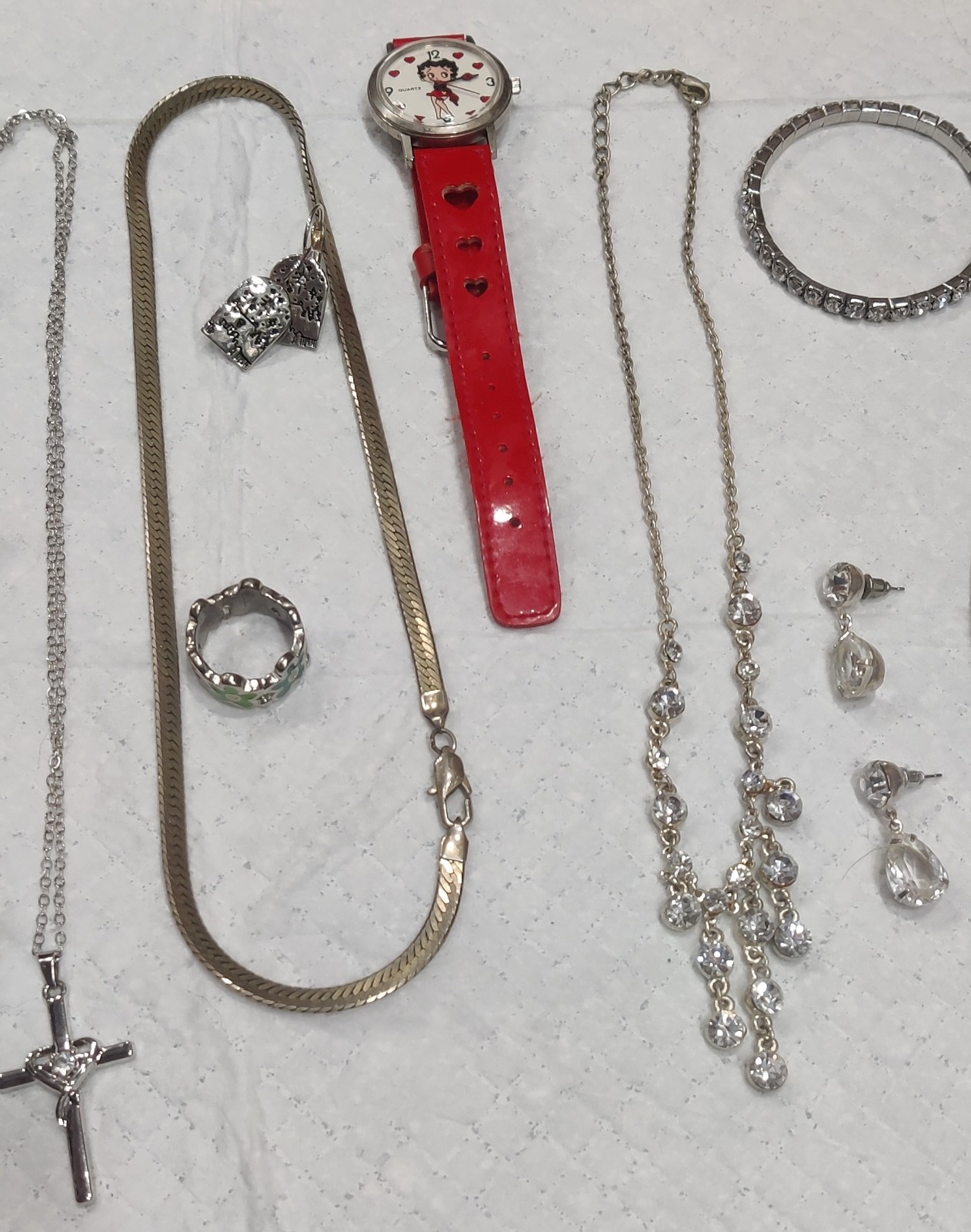 Lot Of Estate Costume Jewelry, 15 Pcs