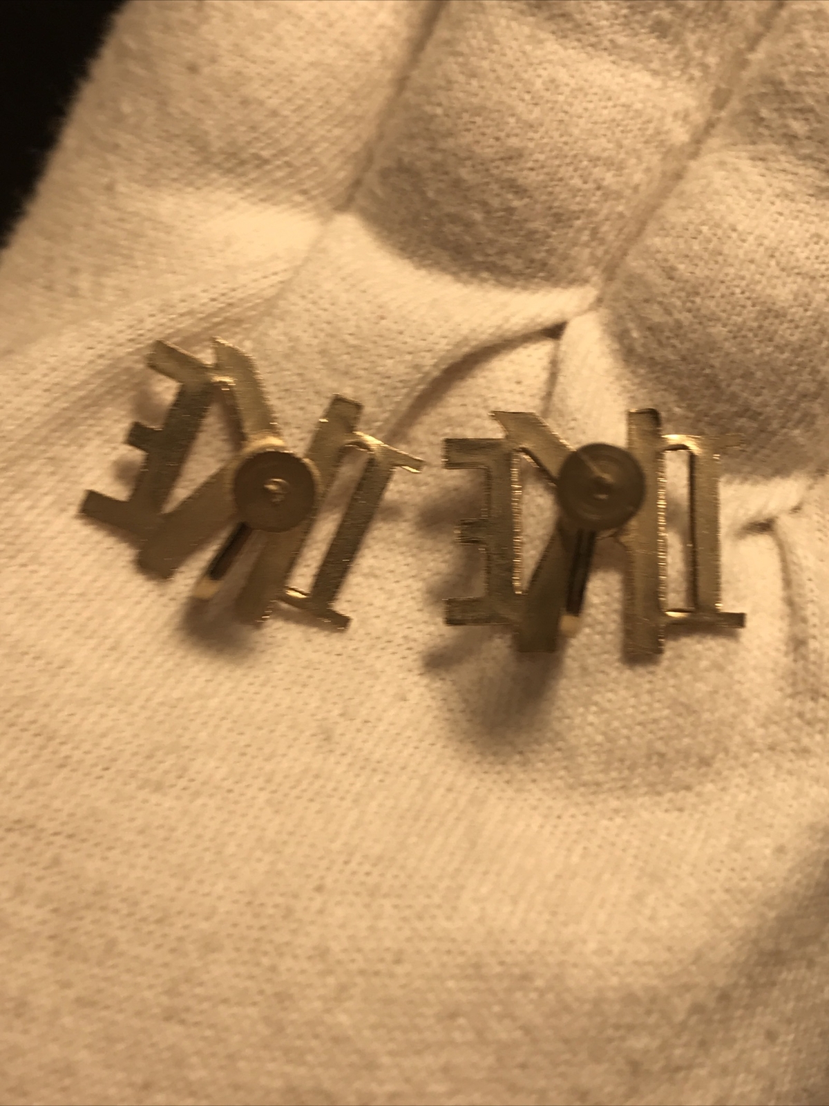 Vintage “IKE” Unsigned Screw-back Earrings Light Gold-tone Political 3/4”