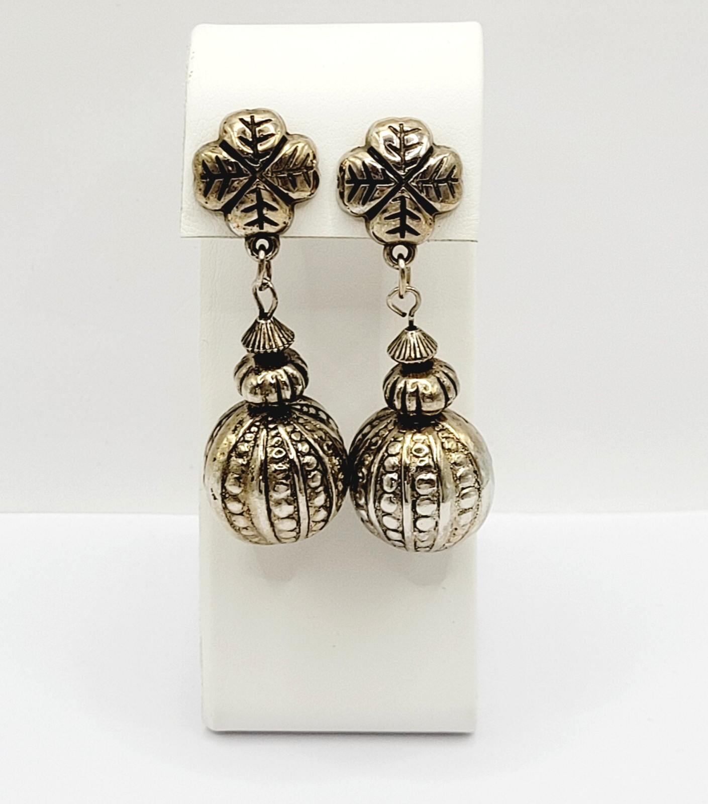 Four Leaf Clover Ornament Ball Drop Dangle Silver Tone Vintage Pierced Earrings
