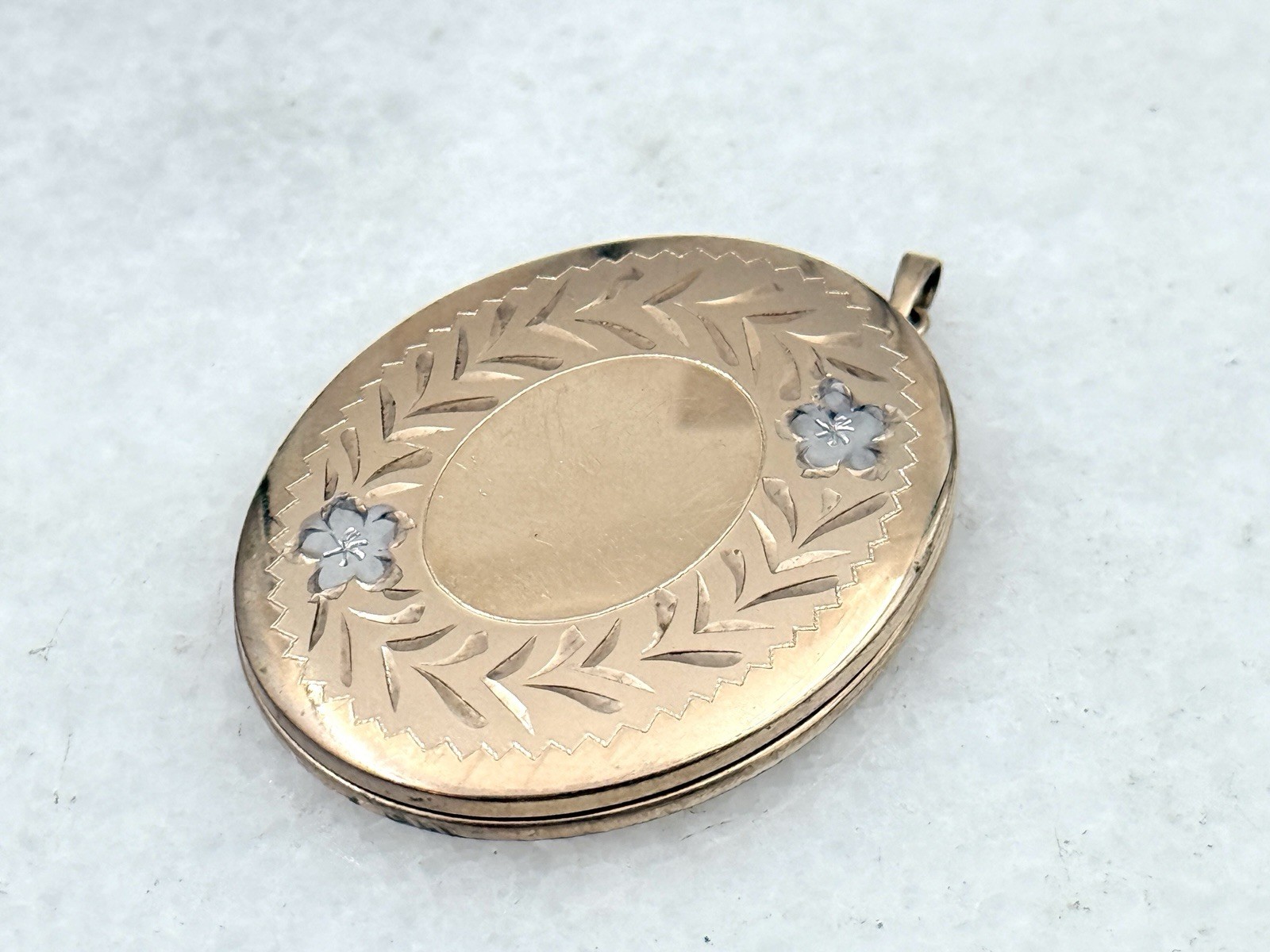 Vintage 14k Gold Filled Multi Photo Oval Locket Oval Floral Etched Family Locket