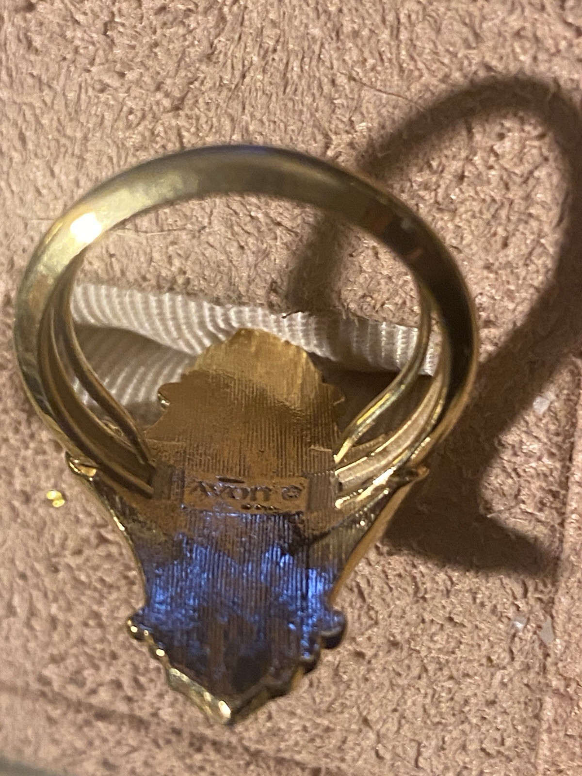 Vintage Avon Kensington Ring Gold Tone Victorian Style Size 6.5 Signed Jewelry