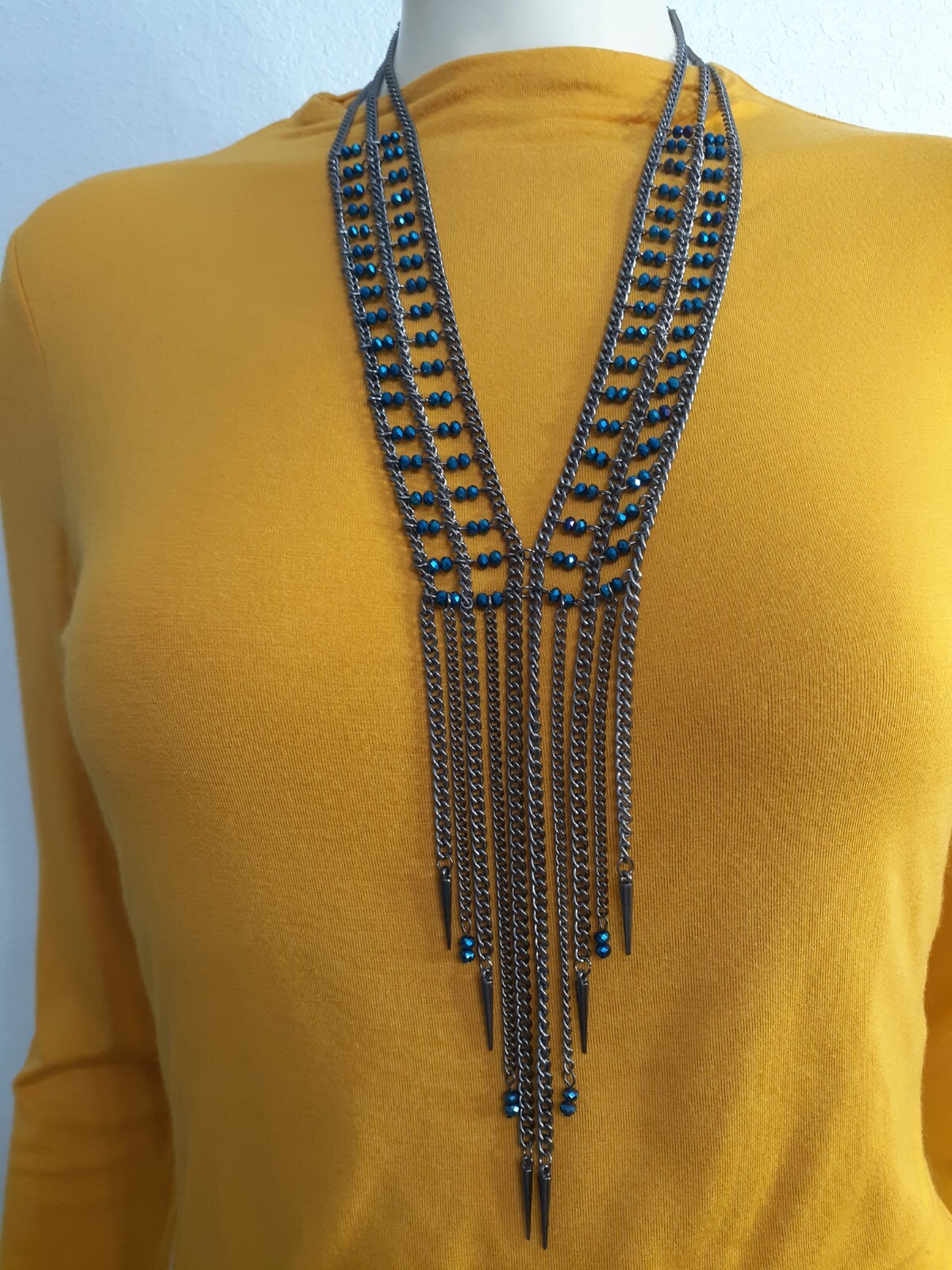 Beautiful women fashion necklace black metal chains and blue crystals NWOT.