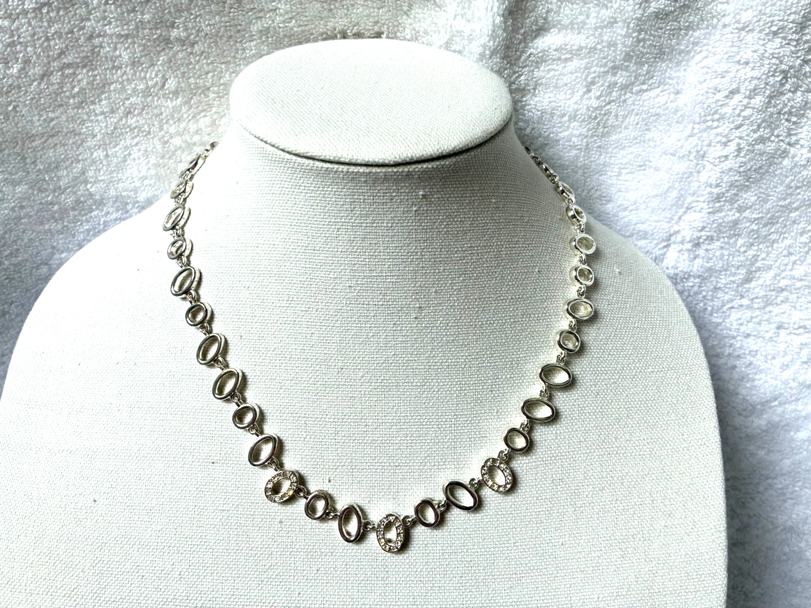 Premier Designs Silver Metal Ovals Necklace W/Rhinestones 16″ to 19″