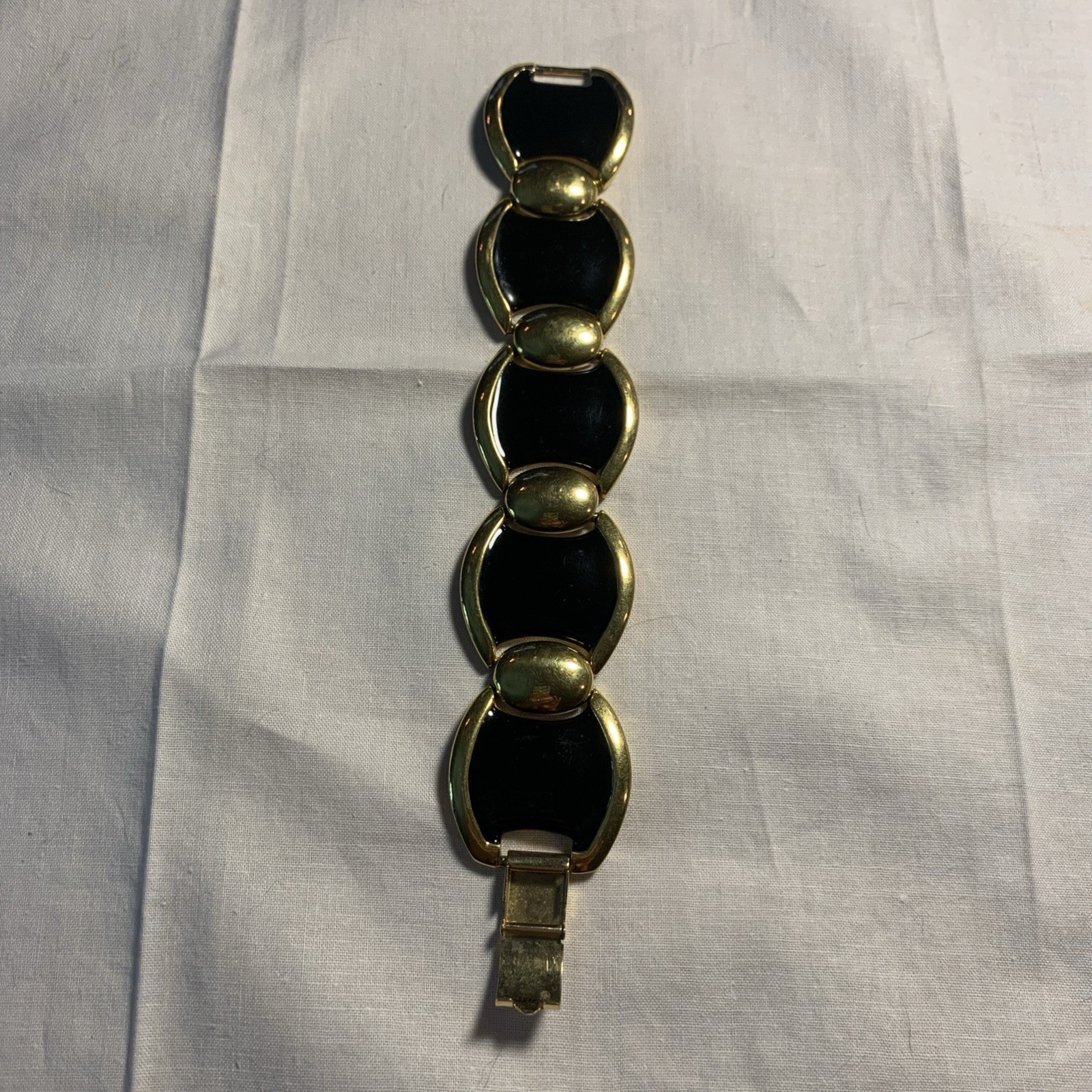 Vintage Signed Napier Black Enamel & Gold Tone Chunky Link Vintage Bracelet 8″