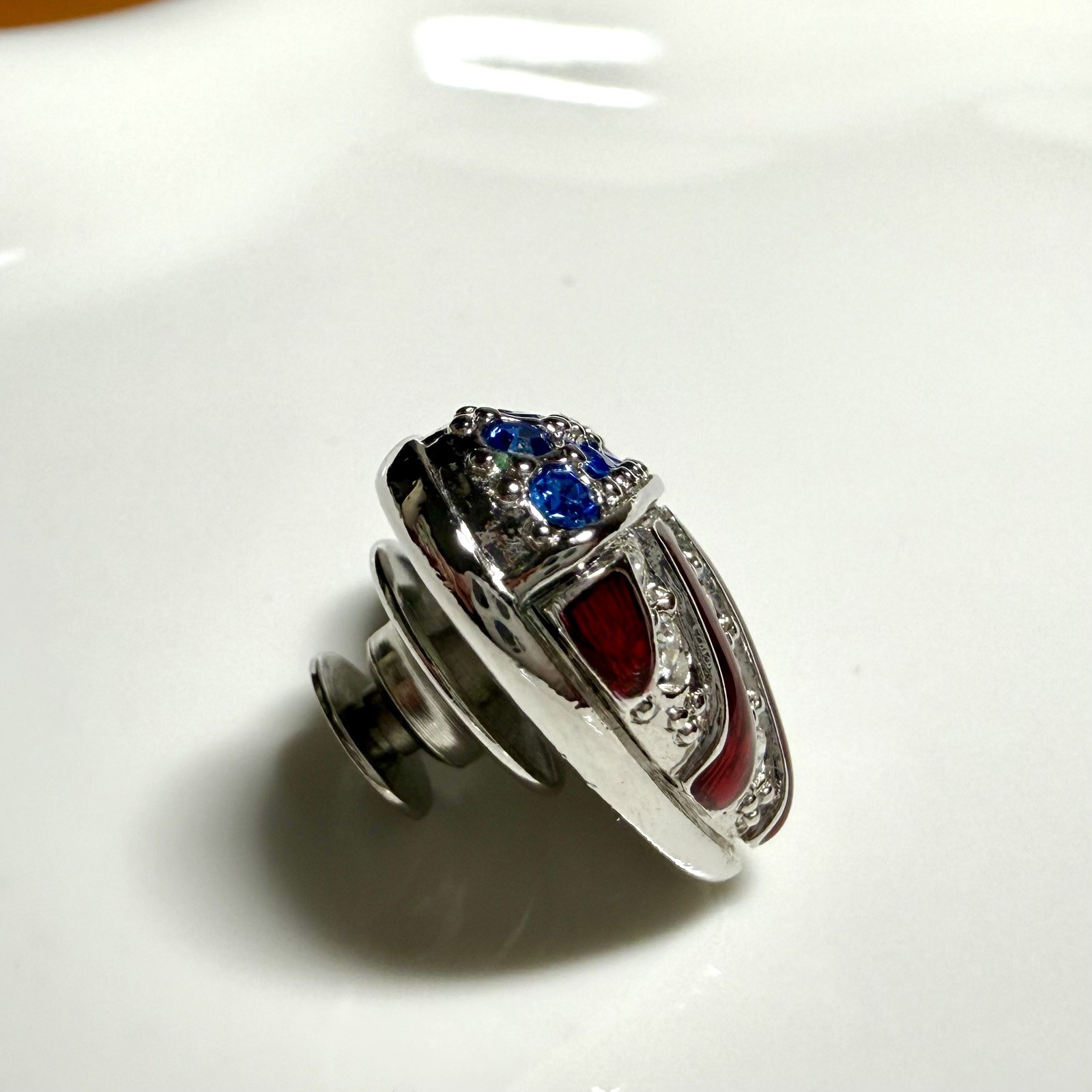 Swarovski American Flag Heart Pin Red White Blue Rhinestone Patriotic 0.8”