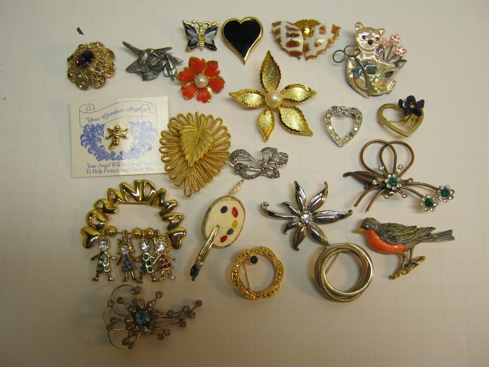 Lot Of 21 Vintage Multicolor Brooches/pins And A Vintage Cora Pin In This Lot.