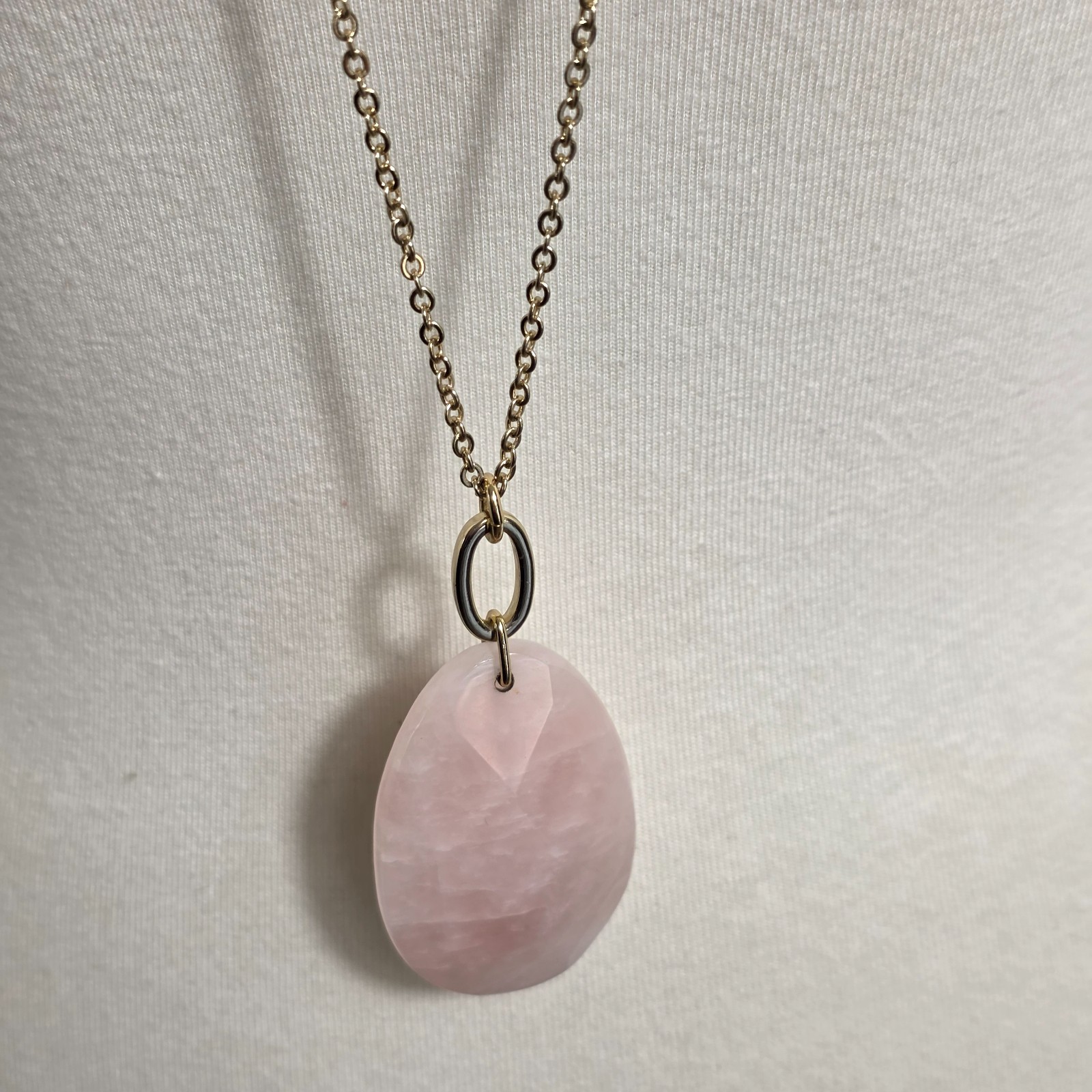 White House Black Market Gold Tone Pink Rose Quartz Pendant Necklace