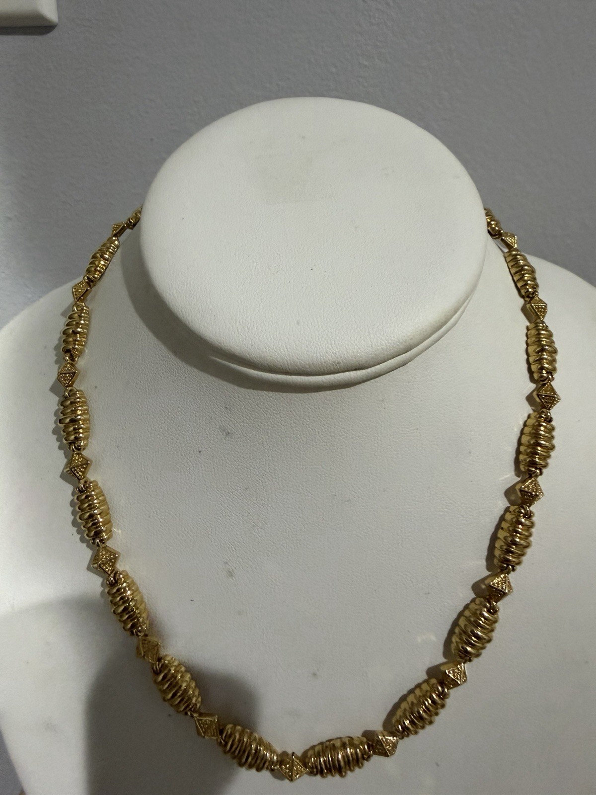 Vintage Style Gold Tone Necklace Link Choker Geometric Chain Ribbed 18”