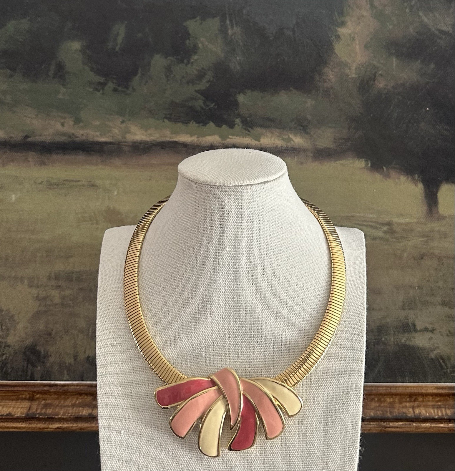 Vintage Napier Gold Tone Snake Chain Choker With A Pink/Beige Enamel Pendant 16”