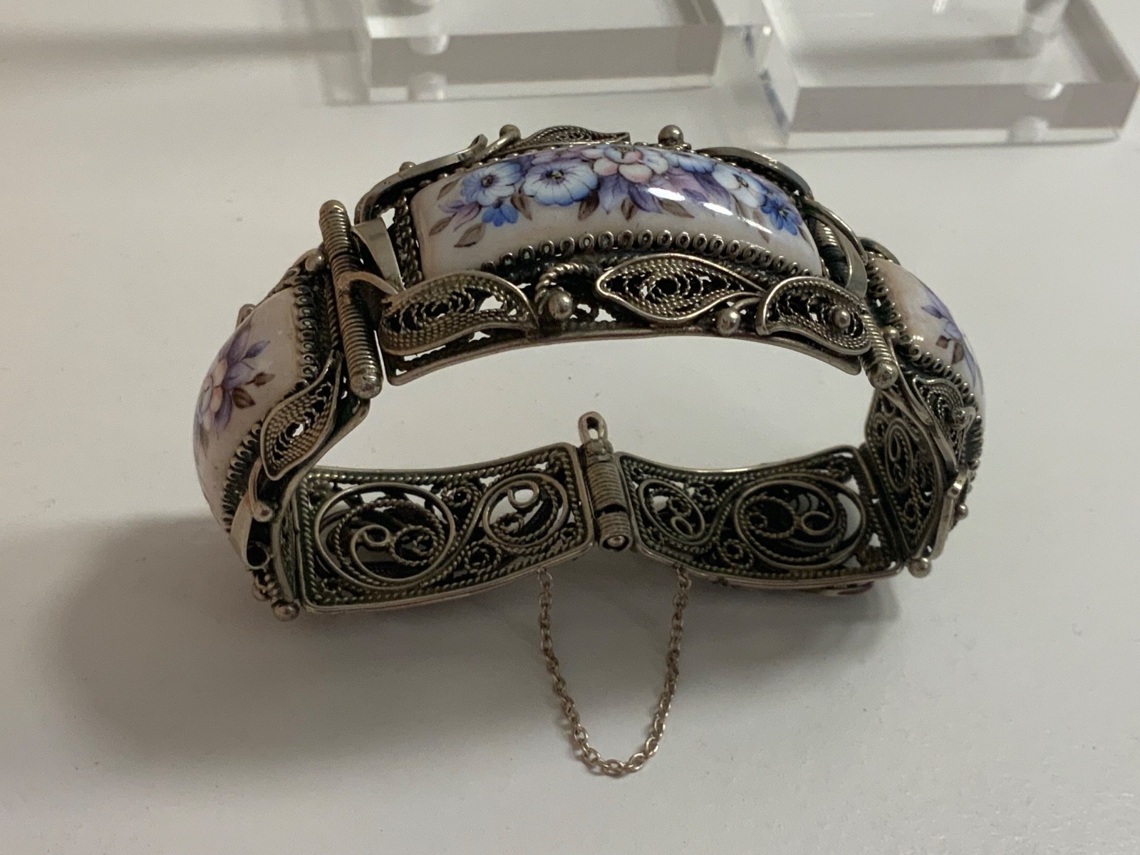 VINTAGE MORE THAN 50 YEARS OLD ENAMEL WOMEN BRACELET & EARRINGS GREAT CONDITION