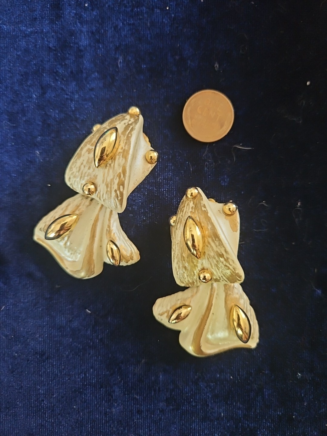 Vtg 1980s Jeff Lieb Lightweight Cream Door Knocker Clip On Earrings #22