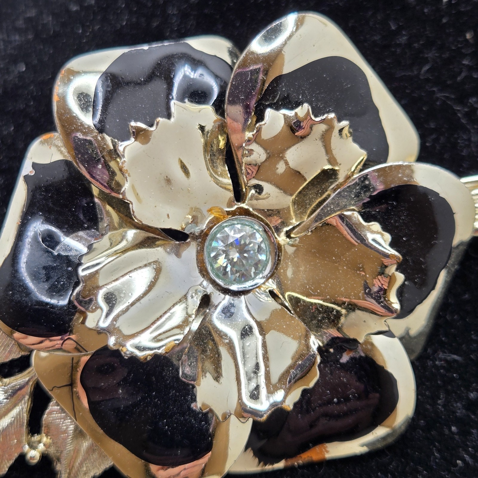 Black & Gold Tone Brooch/Pin With Moissanite Center Stone. Preowned Very Good