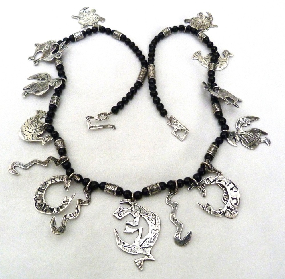 28″ LONG SOUTHWESTERN STERLING SILVER TURTLE BIRD RABBIT ONYX BEAD NECKLACE