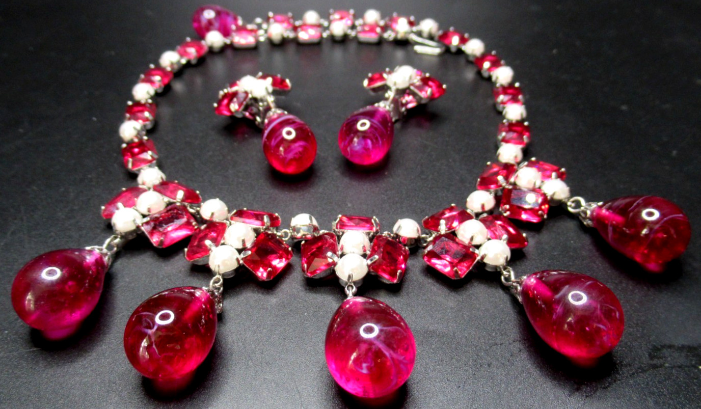 HENKEL & GROSSE For CHRISTIAN DIOR Germany 1963 Pink Flawed Glass Necklace Set
