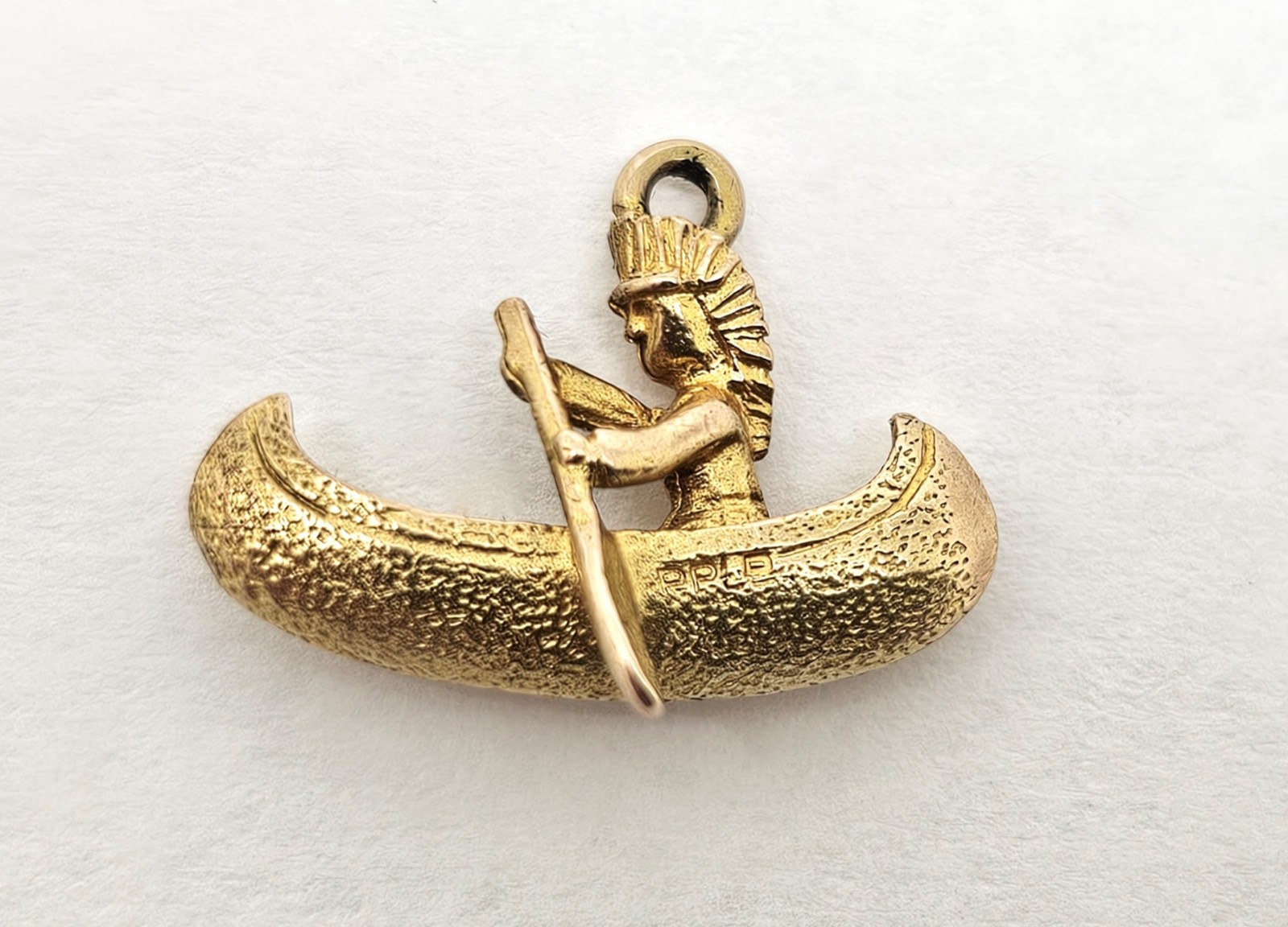 1921 PAYTON PEPPER CO. BIRMINGHAM 9K SOLID GOLD N.A. INDIAN ROWING A CANOE CHARM