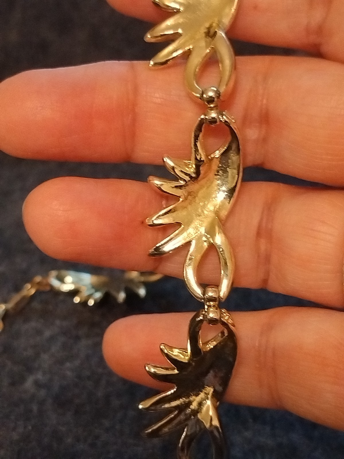Vintage Coro Leaf Choker Necklace Light Bright Gold Tone 50s 12″-16″