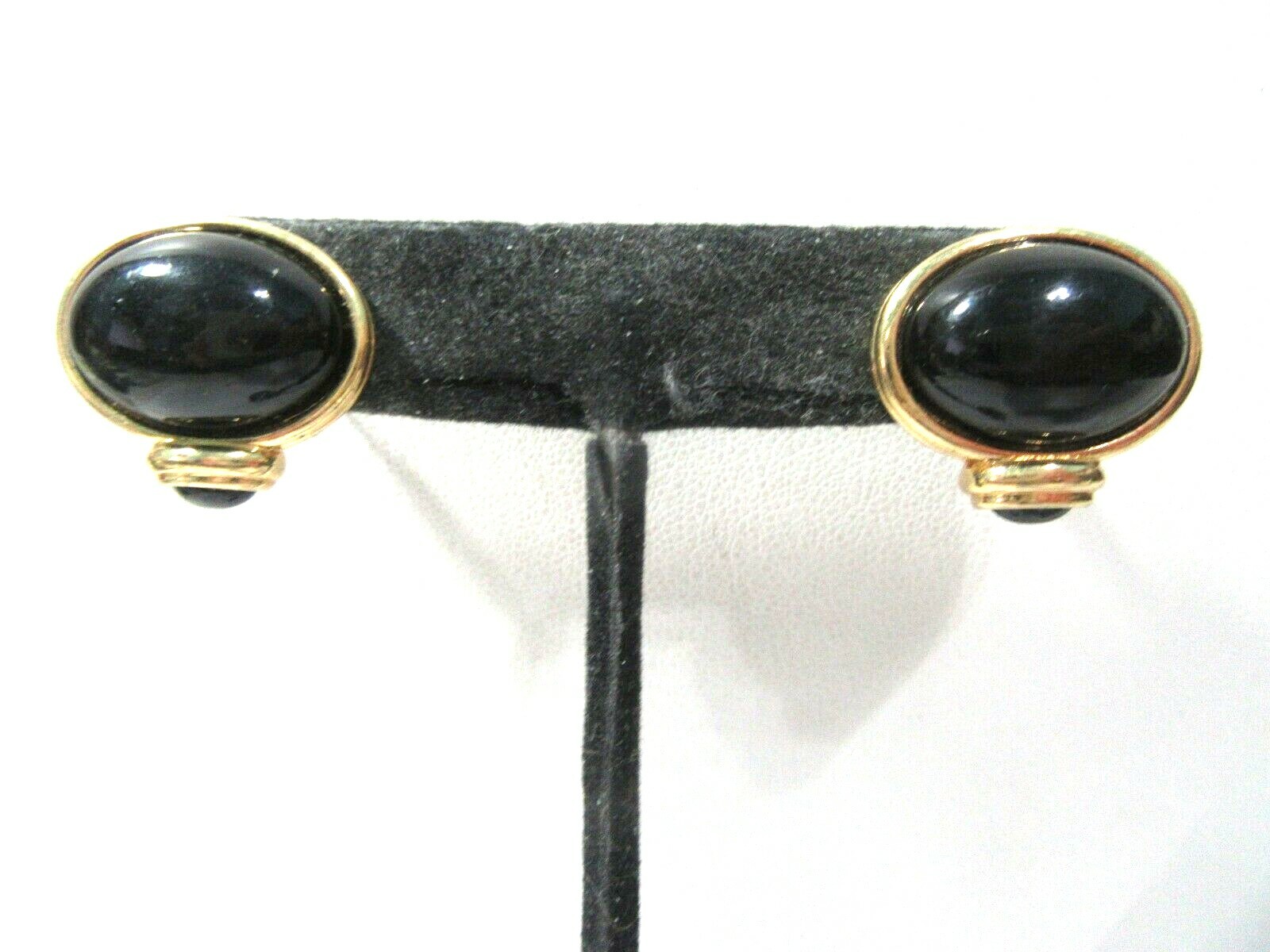 BLACK CABOCHON DESIGNER STYLE GOLD TONE PIERCED EARRINGS VINTAGE