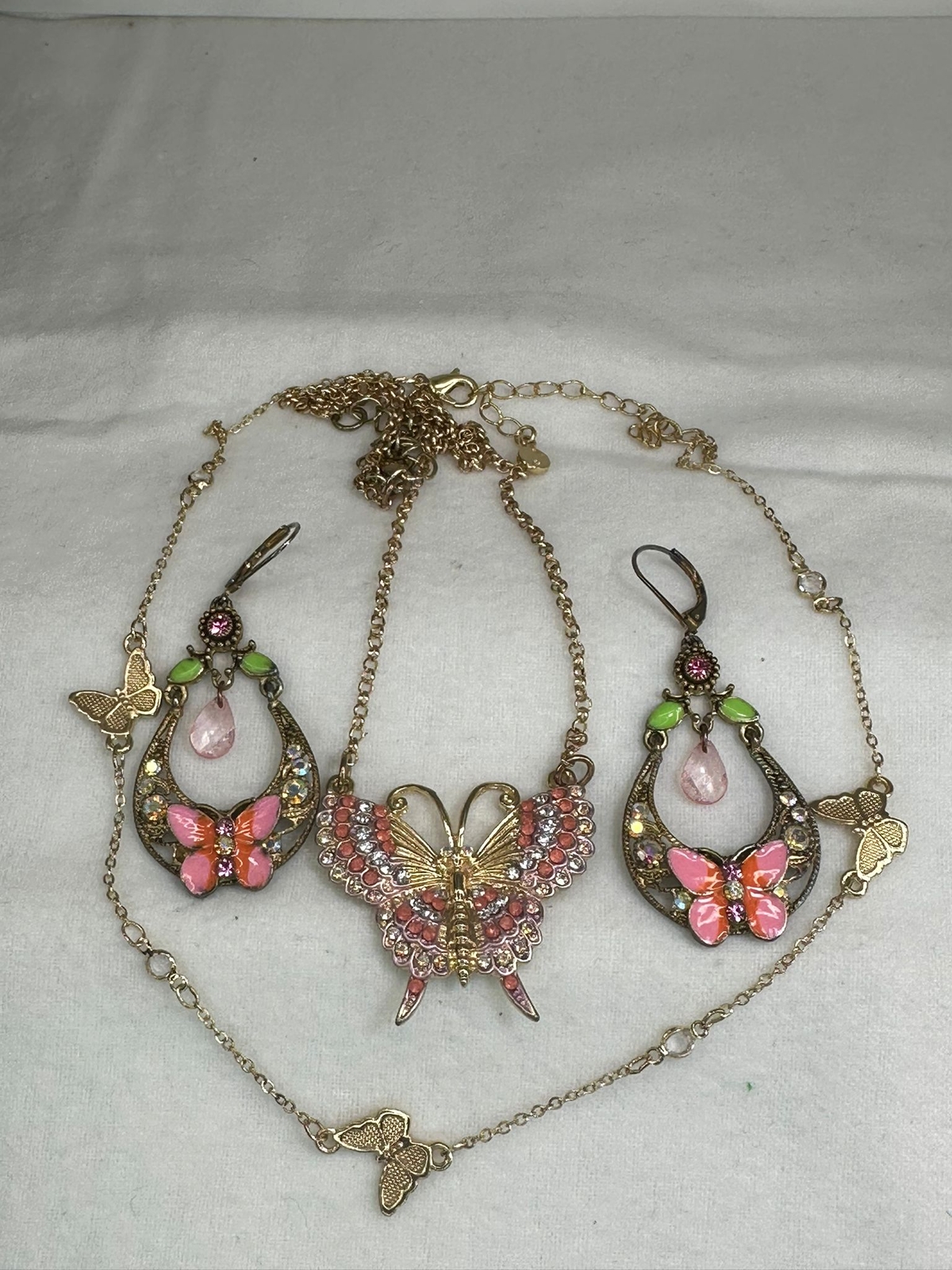 Lot 2 Necklaces 16″&18″ 1 Pair of Pierced Earrings Butterflies Vintage M-5389