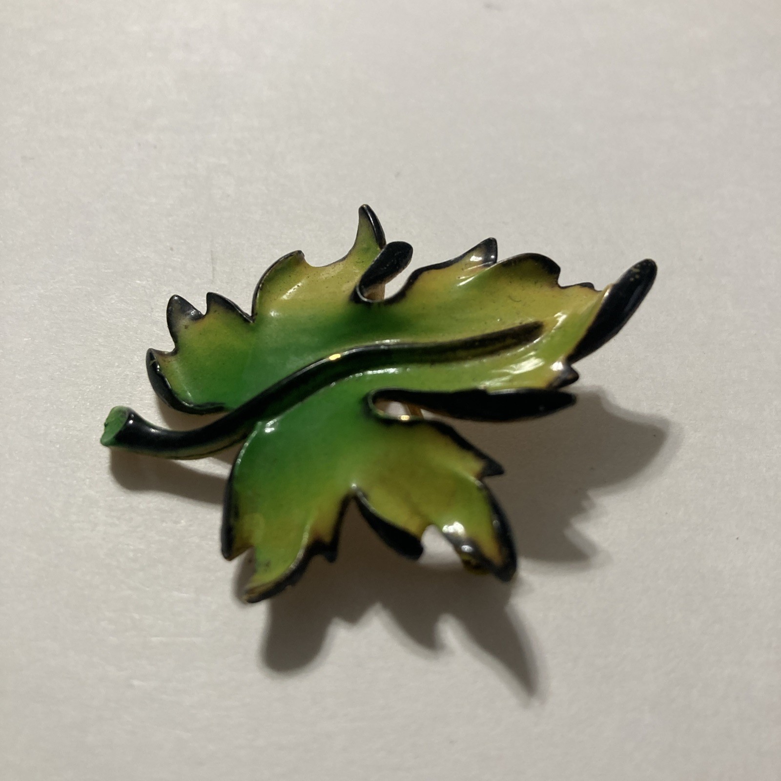Vintage Green & Gold-Toned Enamel Leaf Brooch Pin jewelry 2”