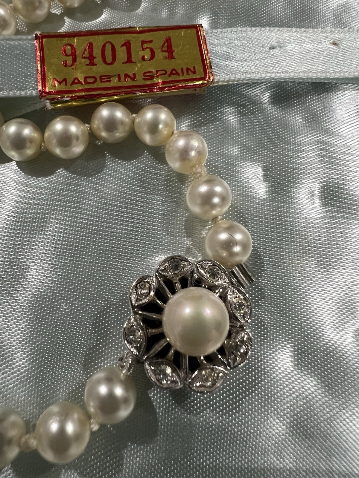VINTAGE MAJORICA PEARL NECKLACE STERLING/RHINESTONE CLASP 18” 6MM /ORIGINAL BOX