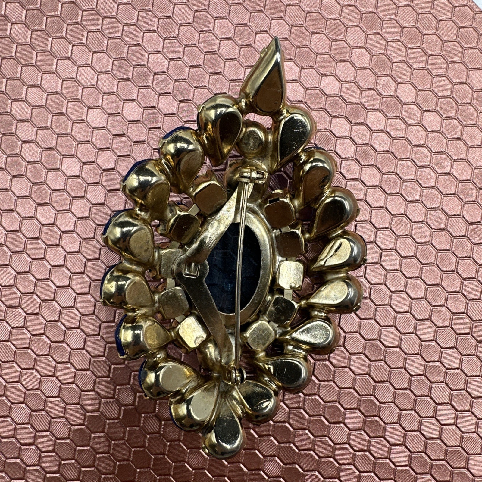 Vtg Unique Exclusive Oval Domed Blue Austrian Crystal Brooch. See pics.