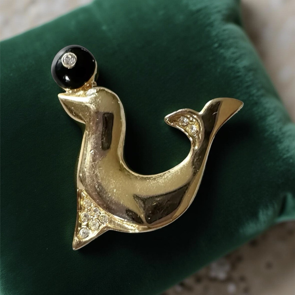 Rhinestone Seal Vintage Shimmery Pin Brooch Costume Jewelry Fashion Accessories