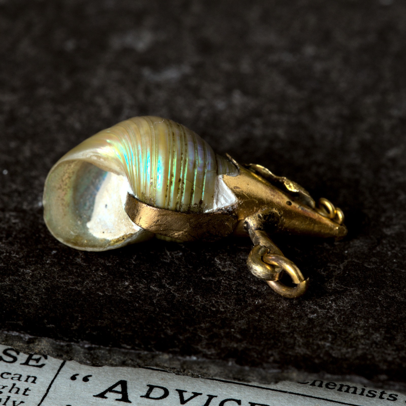 UNUSUAL ANTIQUE VICTORIAN GOLD SPIRAL MAIREENER RAINBOW KELP SHELL CHARM PENDANT