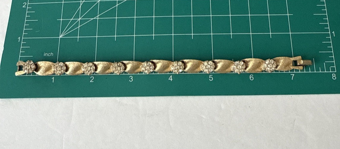 Trifari Link Bracelet April Birthday Series Ribbon Flower Clear Rhinestone
