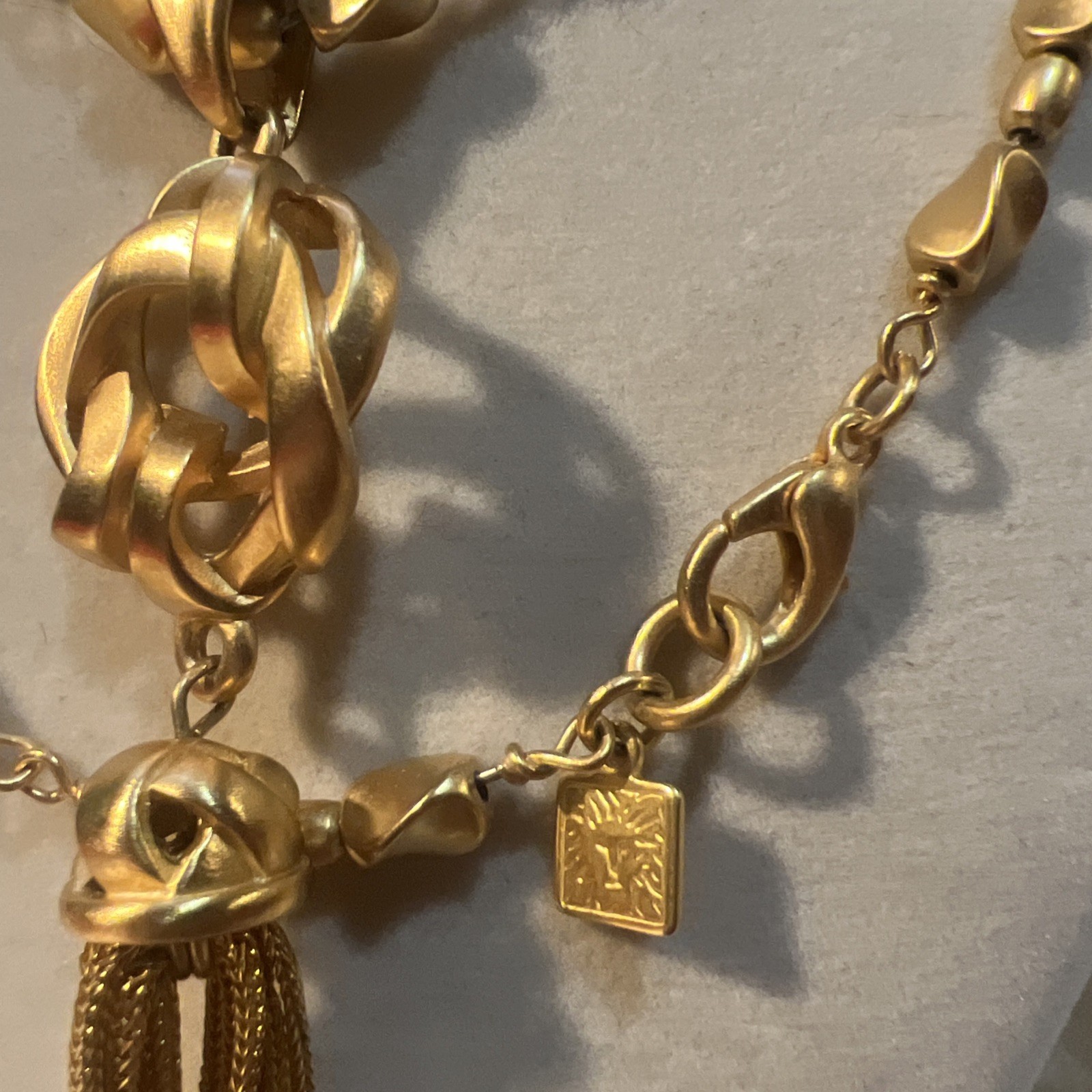 Vtg Designer Anne Klein Brushed Matte Goldtone Chain Necklace Lion Tag Tassel
