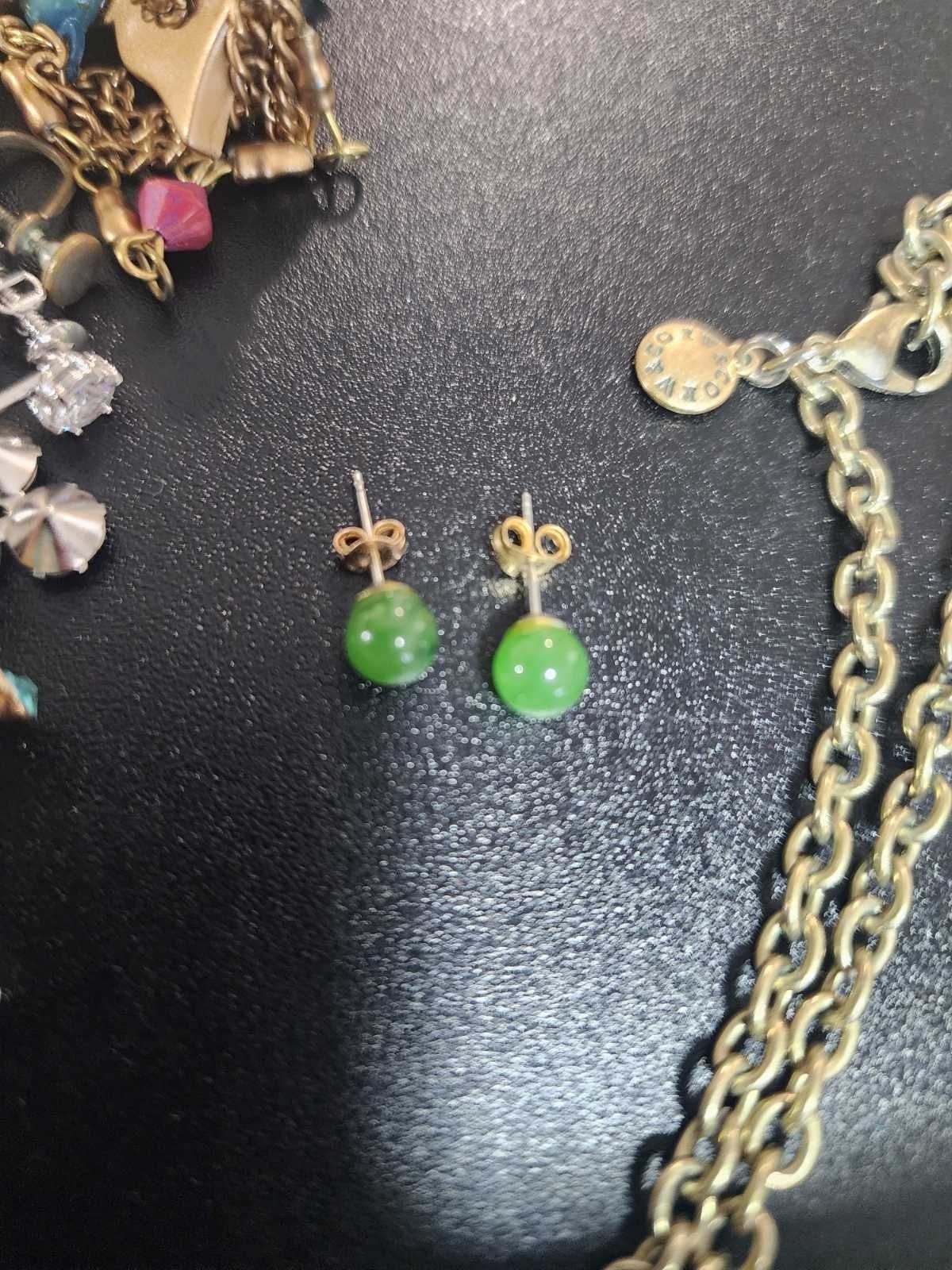 Vintage jewelry set of 21 in vintage purse