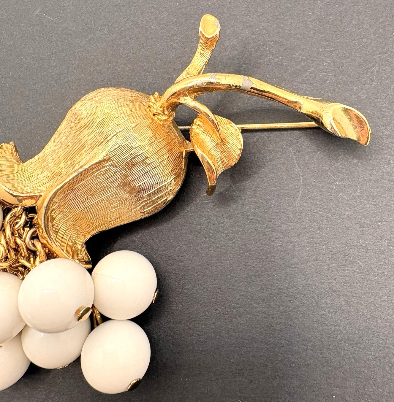 Vintage Brushed Gold Tone Flower Floral Grape White Dangle Plastic Beaded Brooch