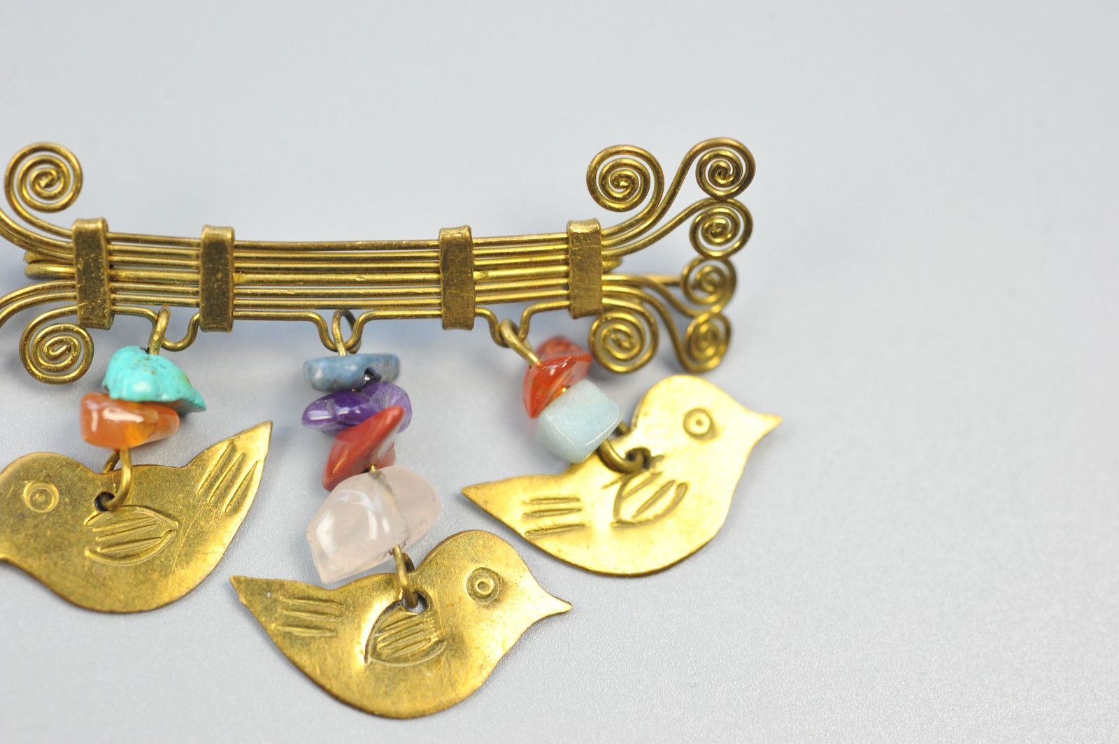 Vintage Brooch studio Bird dangle agate chip boho Birder birds T5
