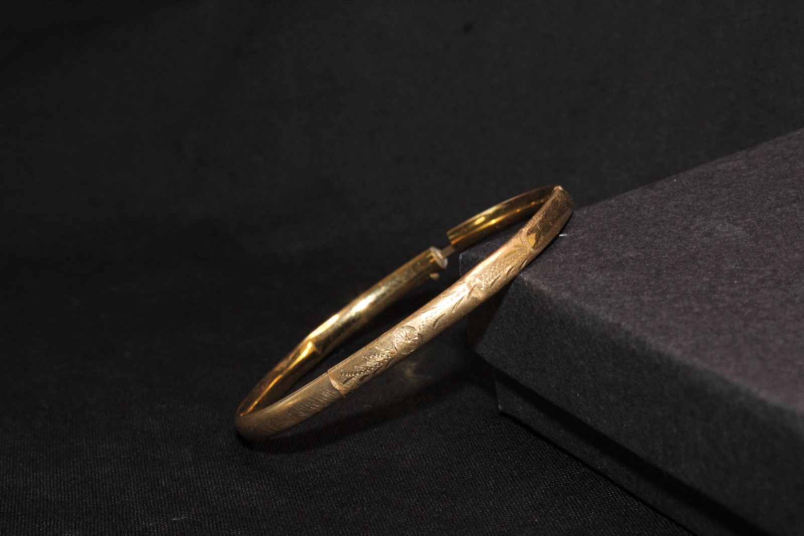 Vintage 12K Gold Filled Hinged Bangle Bracelet Etched Floral Design 4.3g