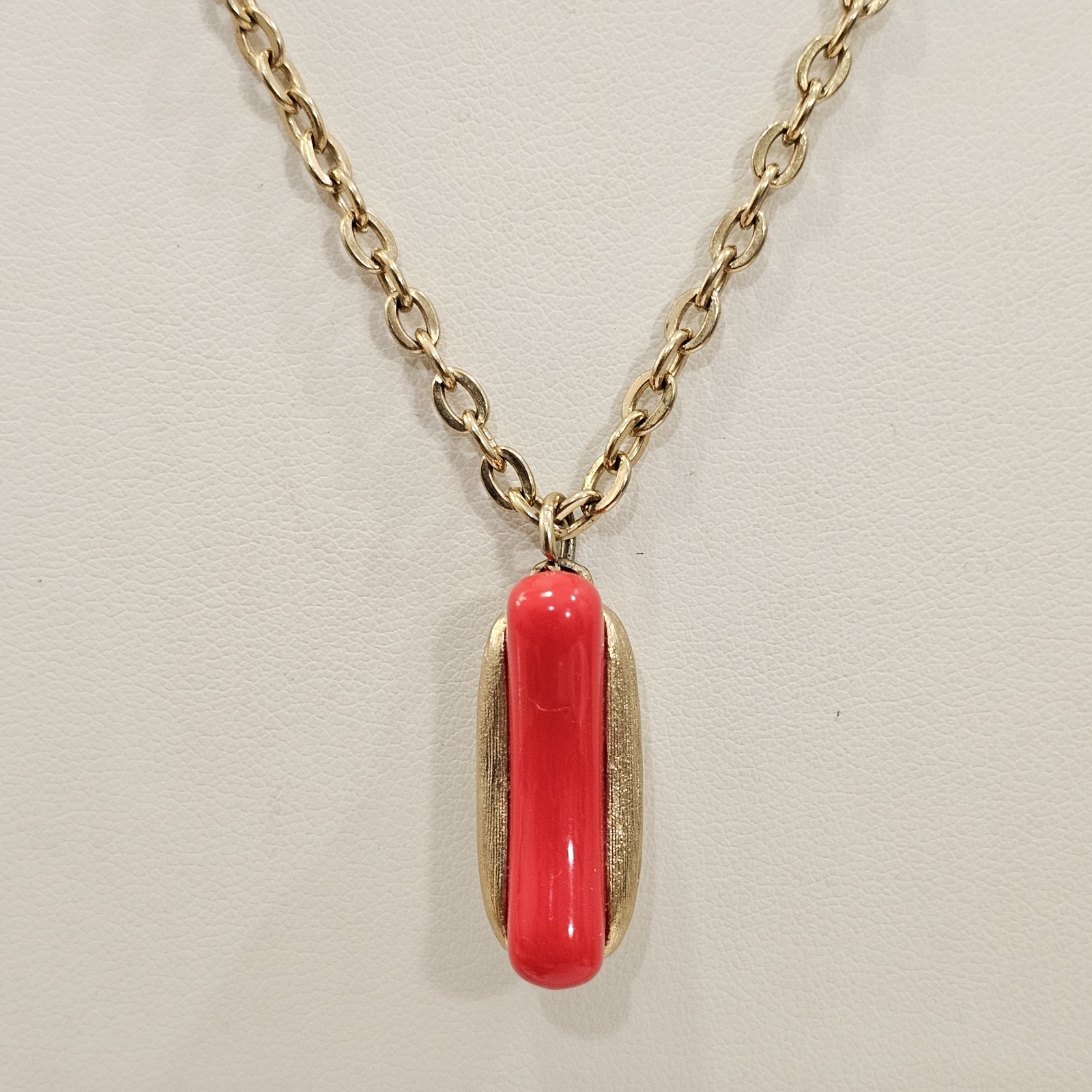 Vintage AVON 1975 Put On The Dog HOT DOG in Bun Pendant Charm Chain Necklace