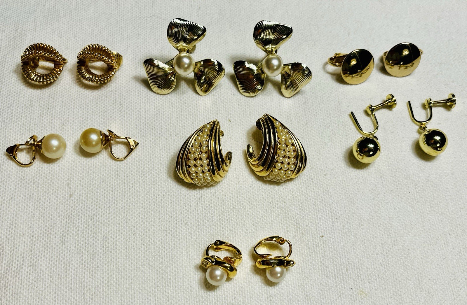 Mixed Lot of 7 Pairs of Vintage Estate Gold Tone Clip-On & Screw-Back Earrings