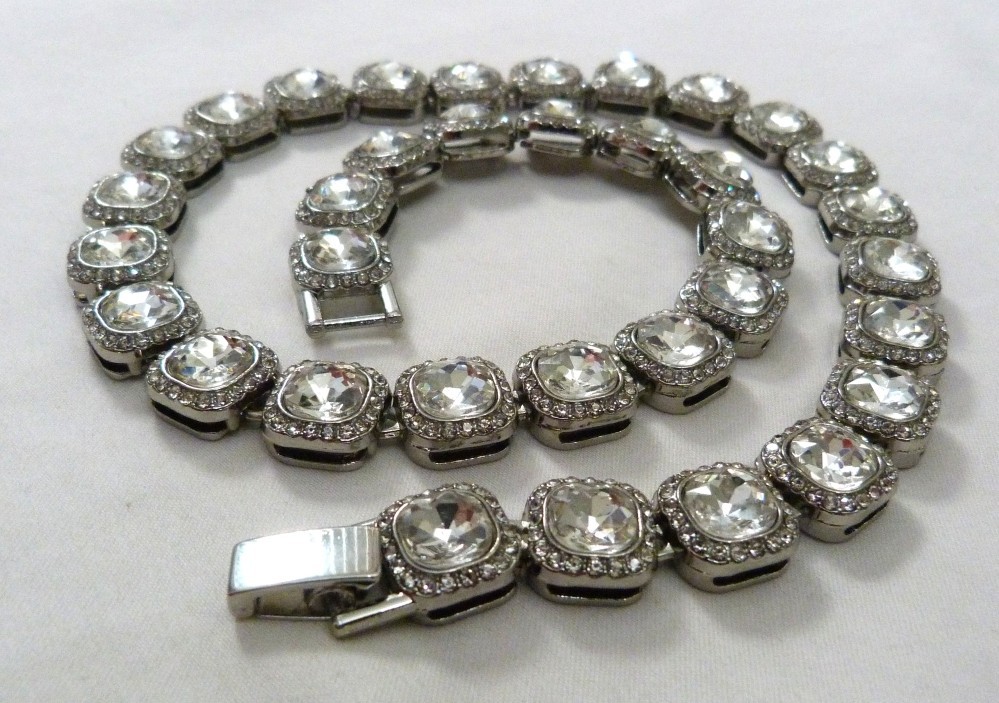 HALO PAVE SET SPARKLING LARGE FACETED CRYSTAL LINKS RHODIUM PLATE NECKLACE
