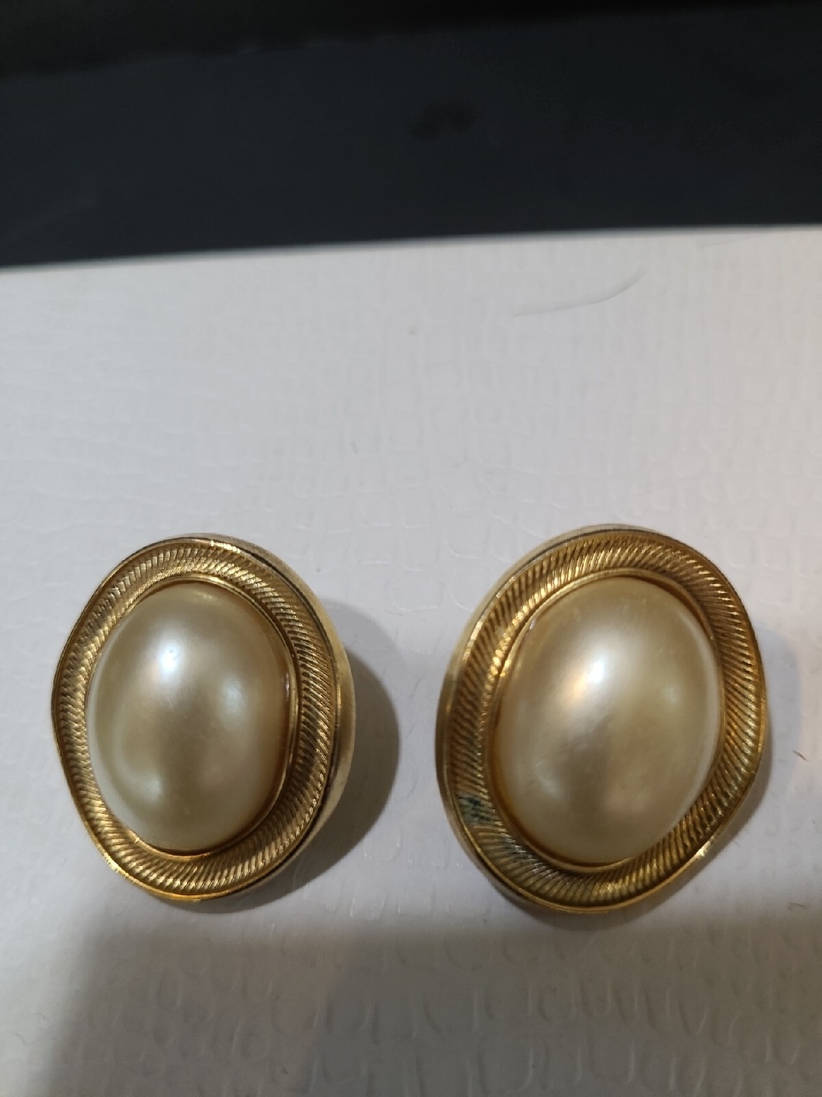 Vintage Avon N.A. Goldtone And Faux Pearl Earrings.