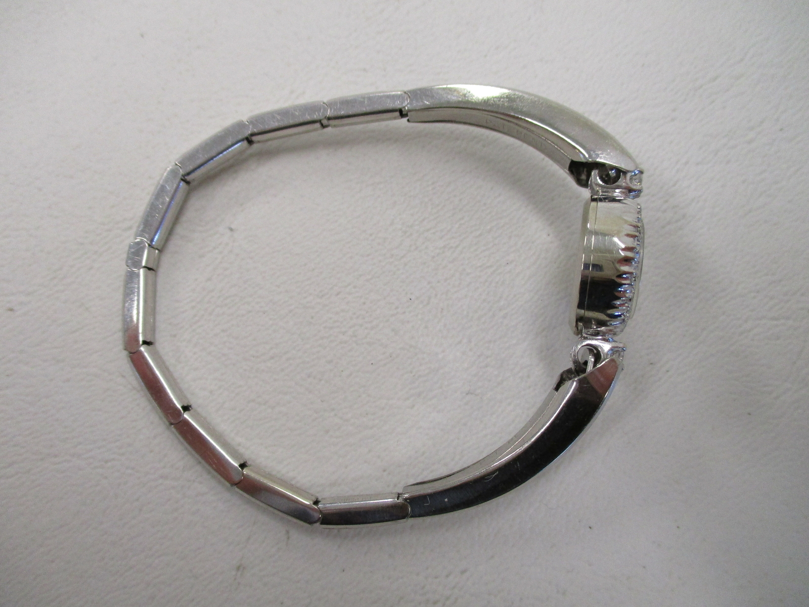 VINTAGE WYLER INCAFLEX LADIES 14K WHITE GOLD & DIAMONDS WRISTWATCH