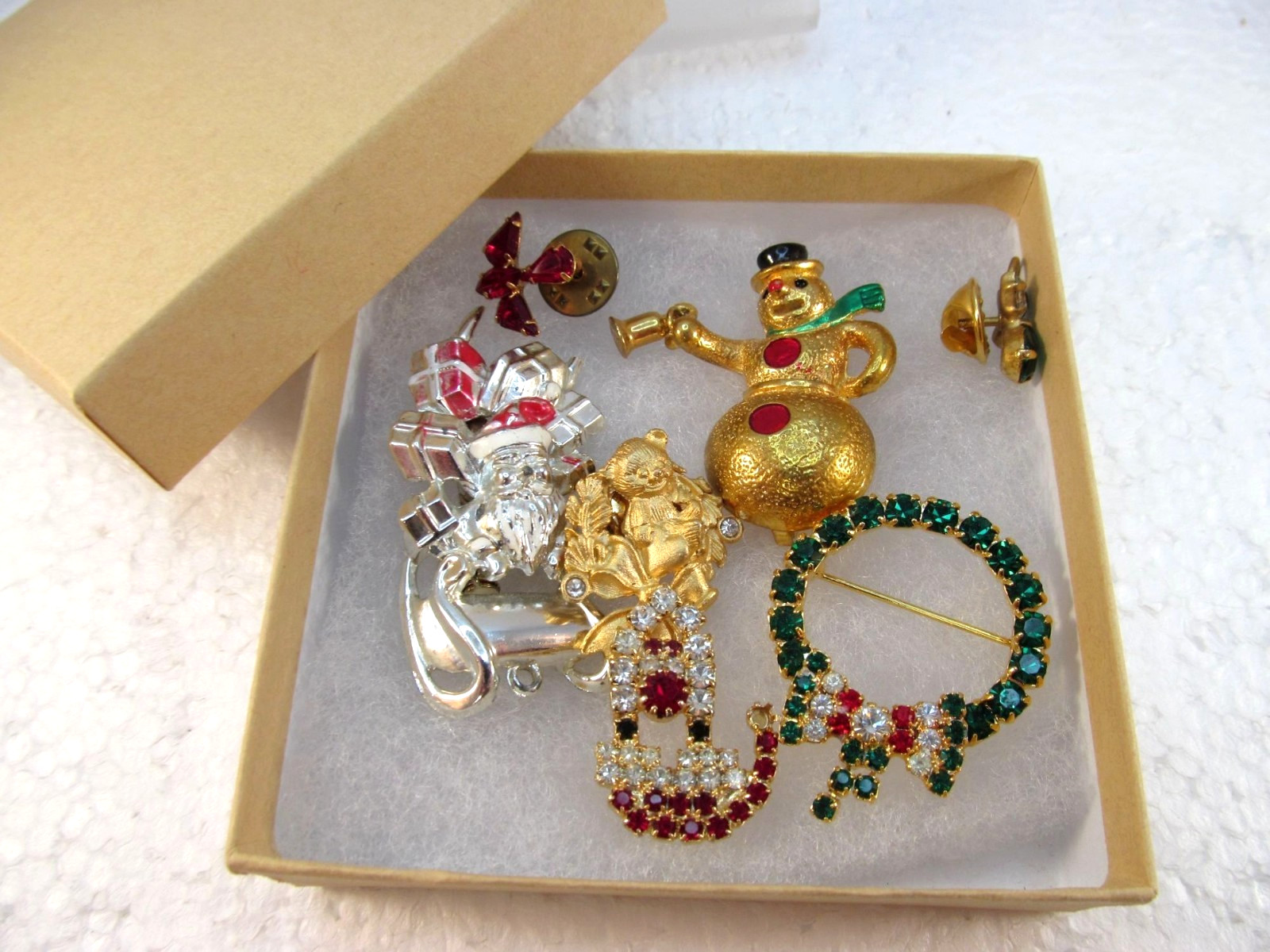 Vintage Christmas Holiday Brooches and Pins Lot of 7