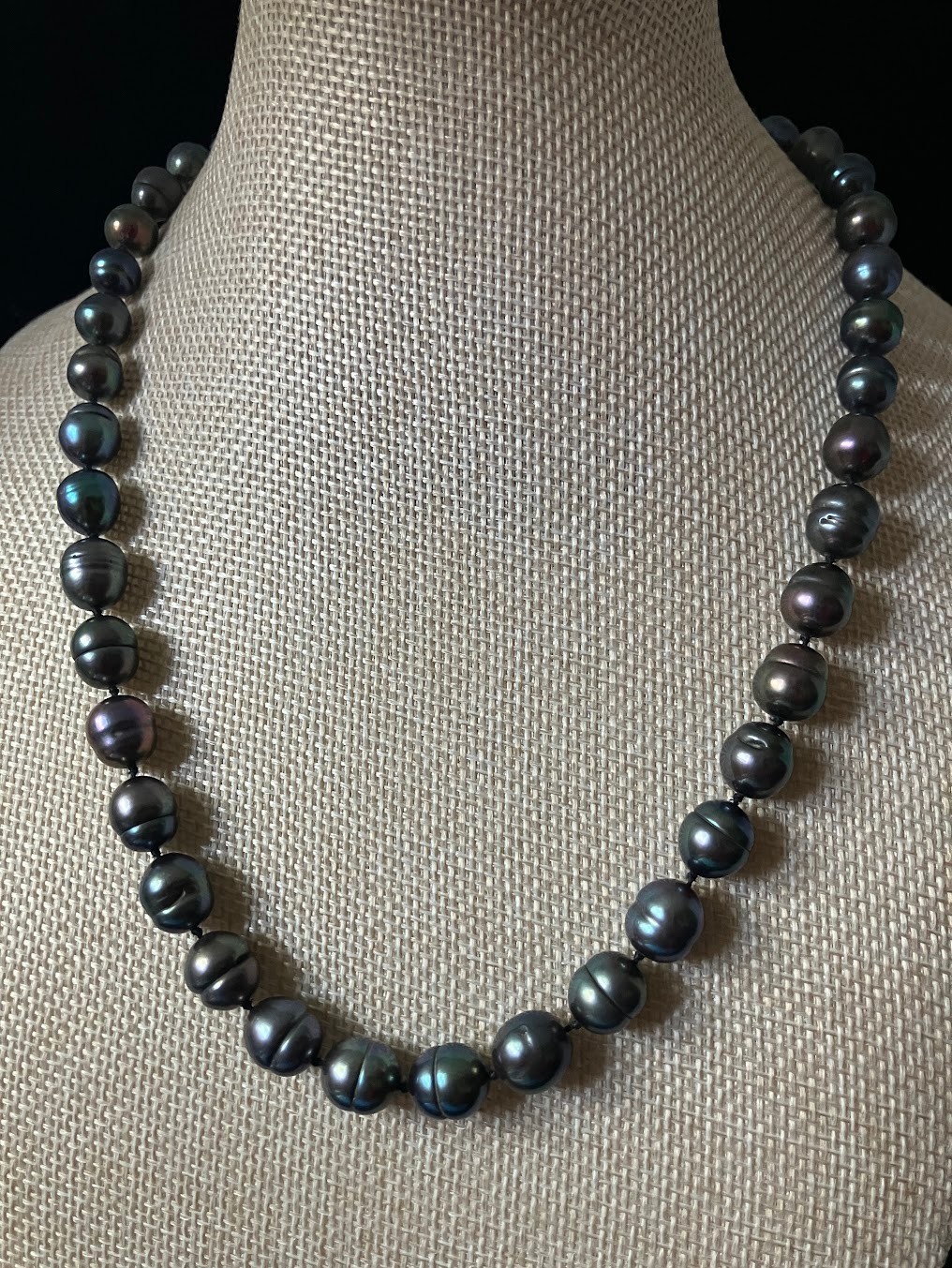 Pearl Necklace Hand Knotted Beads Oil Slick Peacock 9-10mm 925 Clasp 18″