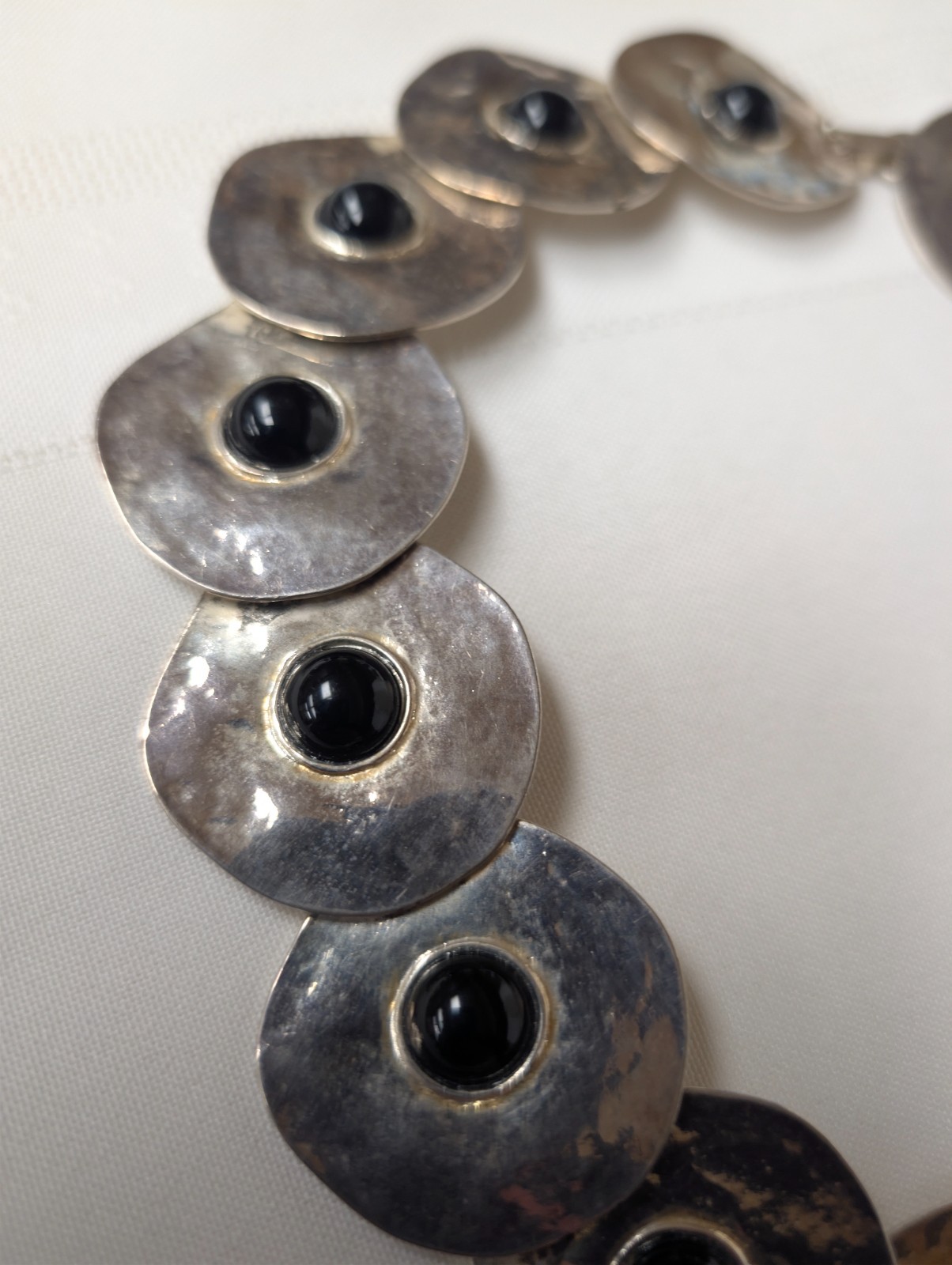 Vintage Silver Toned Hammered Faux Onyx Cab Dramatic Statement Choker Necklace