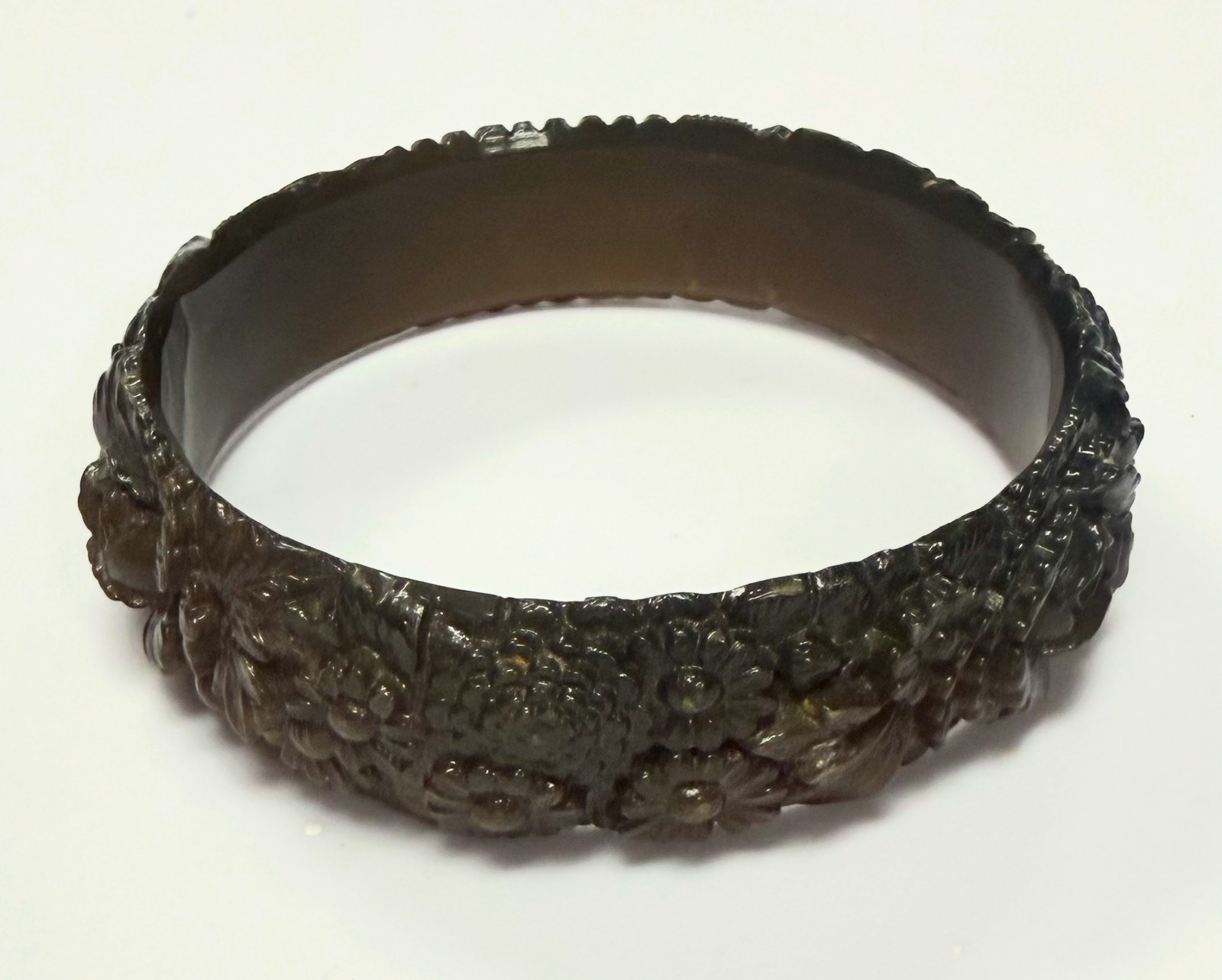 VINTAGE DARK GREEN CARVED FLORAL BANGLE BRACELET EARLY PLASTIC ART DECO STYLE
