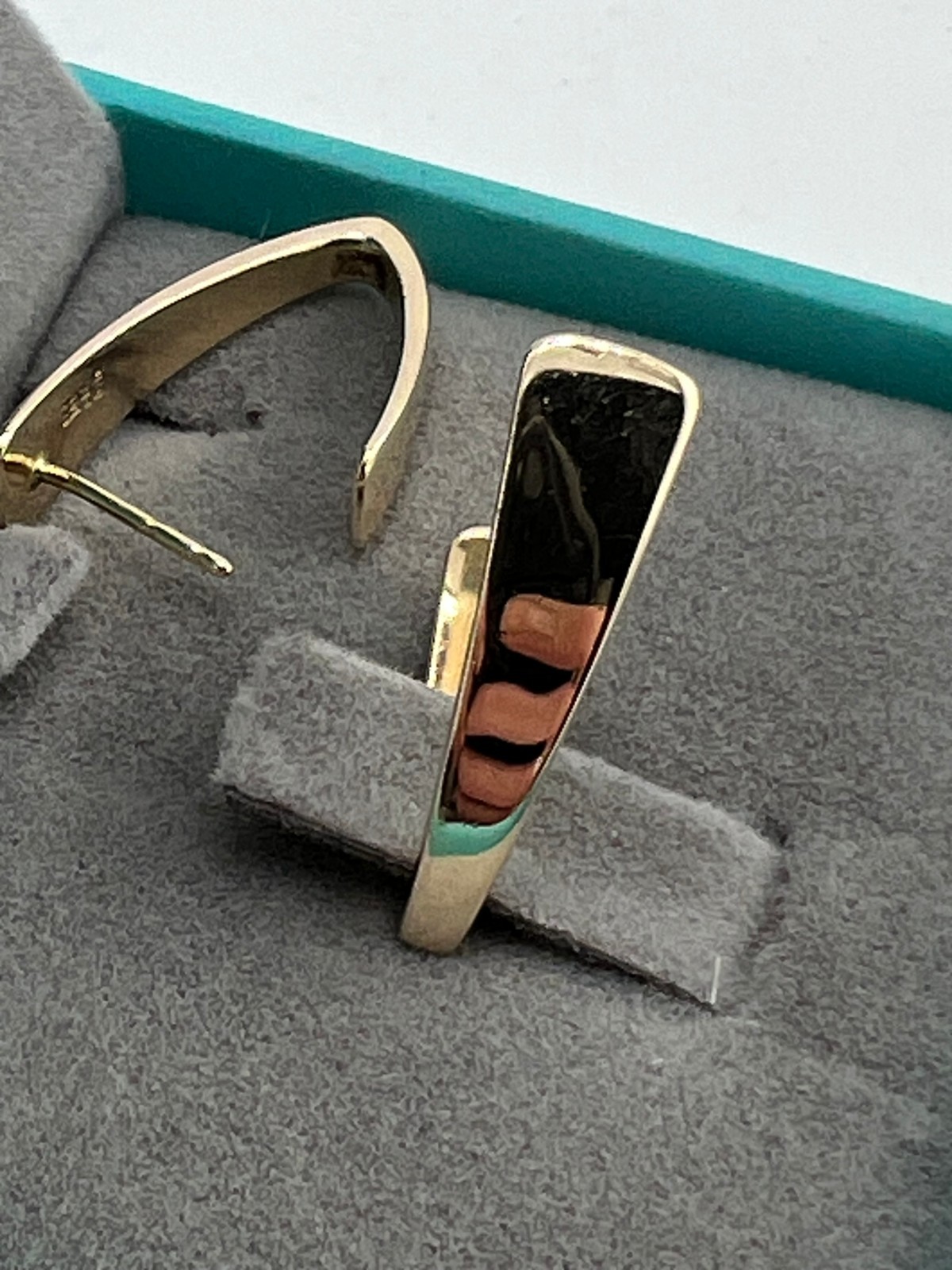 James Avery 14K gold earrings modernist V shaped hoops with posts