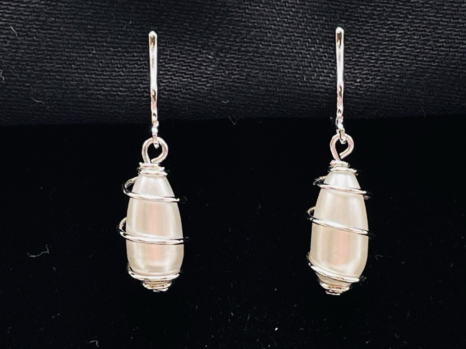 Sarah Coventry Dangle Tear Drop Caged Faux Pearl Silver Tone Clip on Earrings