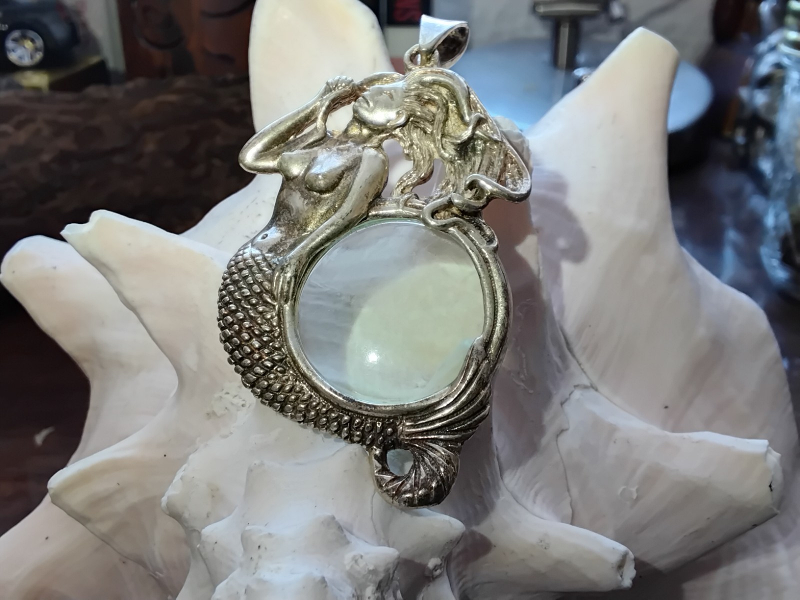 ~ Vintage Large Sterling Silver Magnifying Glass Pendant ~