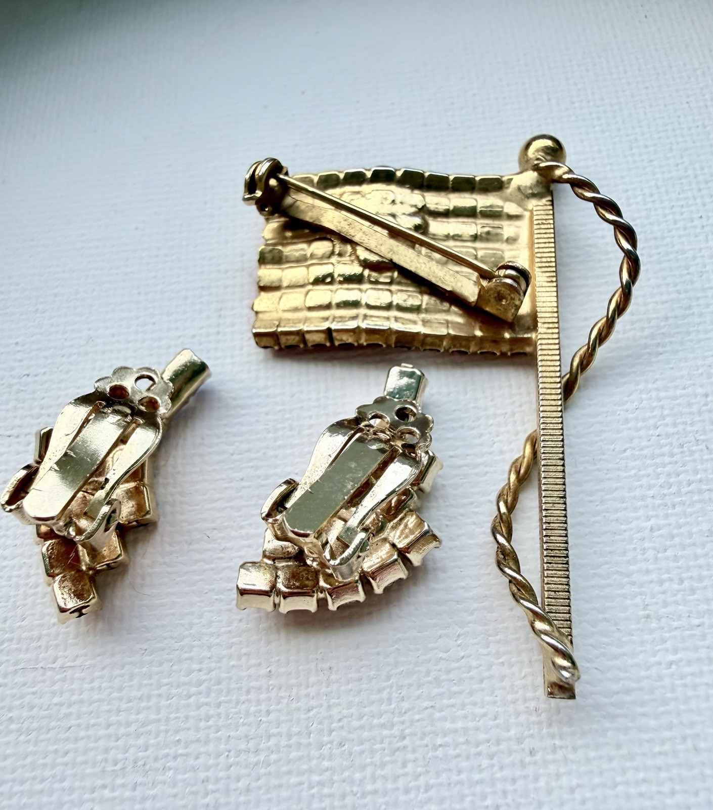Vintage Patriotic Rhinestone Flag Brooch & Red White Blue Clip-On Earrings Set
